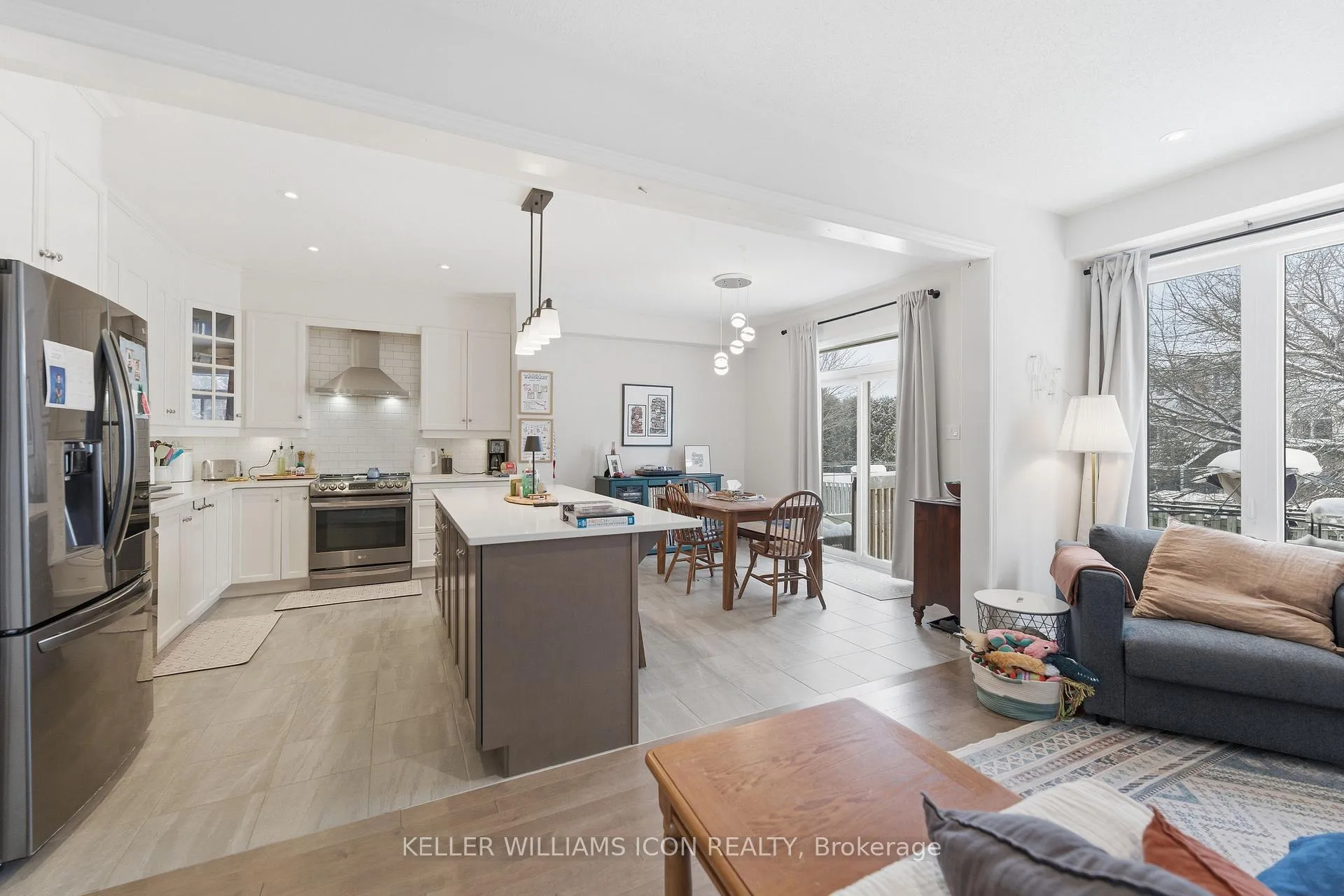 Photo 5 of 132 Asper Trail Circle, Ottawa, Kanata - Emerald Meadows/Trailwest — HOMEH