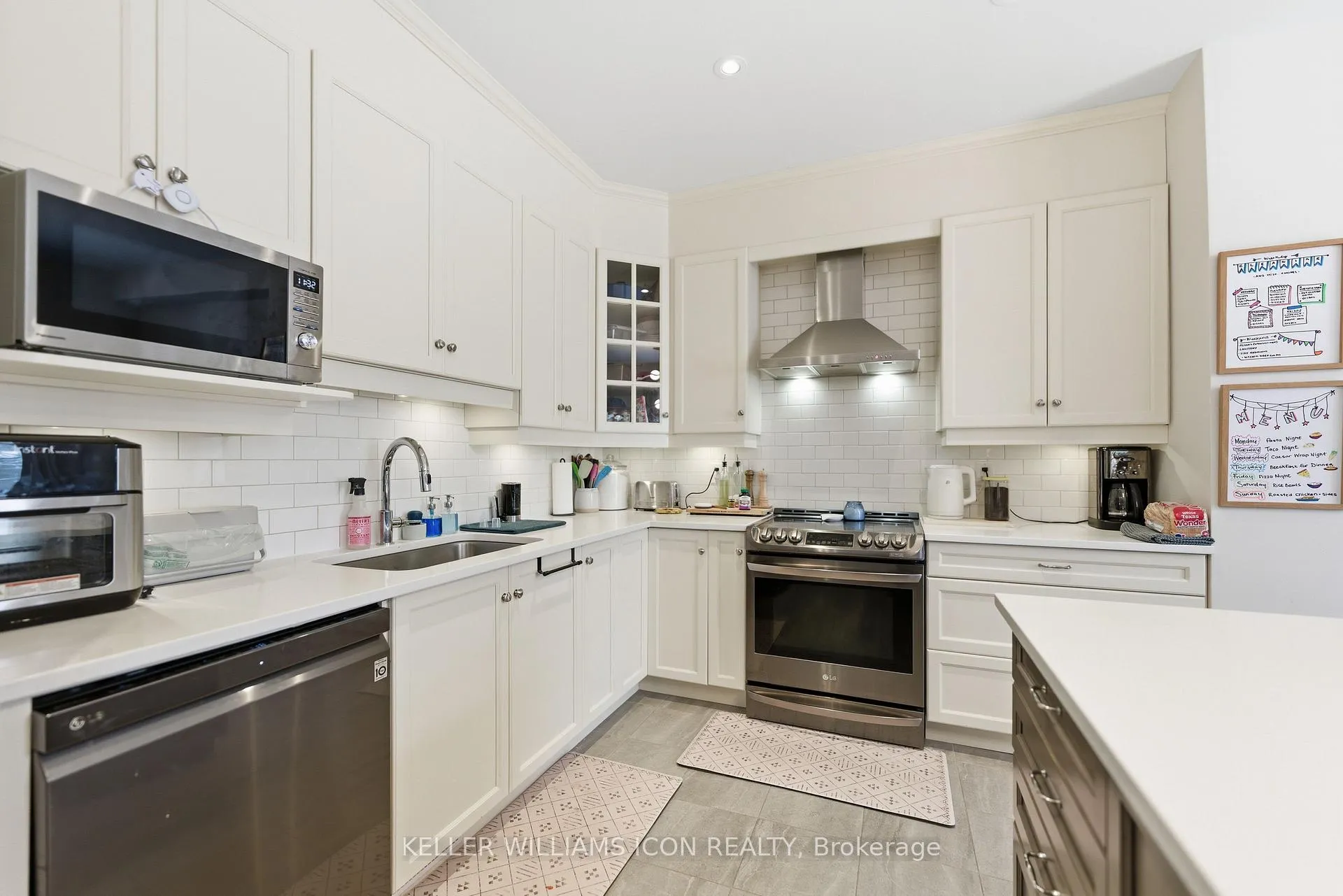 Photo 9 of 132 Asper Trail Circle, Ottawa, Kanata - Emerald Meadows/Trailwest — HOMEH