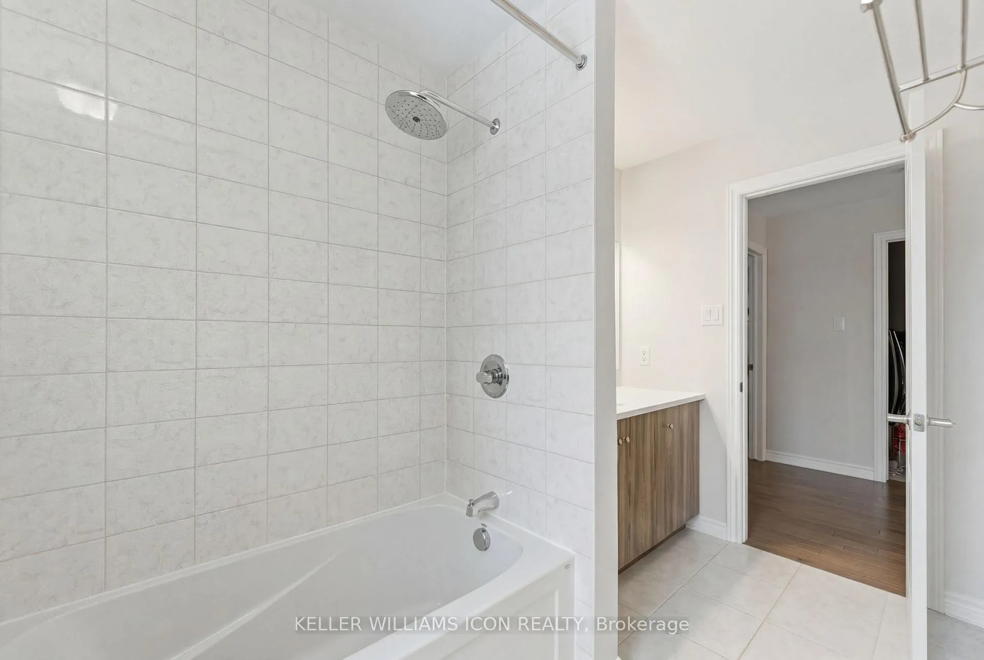 Photo 32 of 132 Asper Trail Circle, Ottawa, Kanata - Emerald Meadows/Trailwest — HOMEH