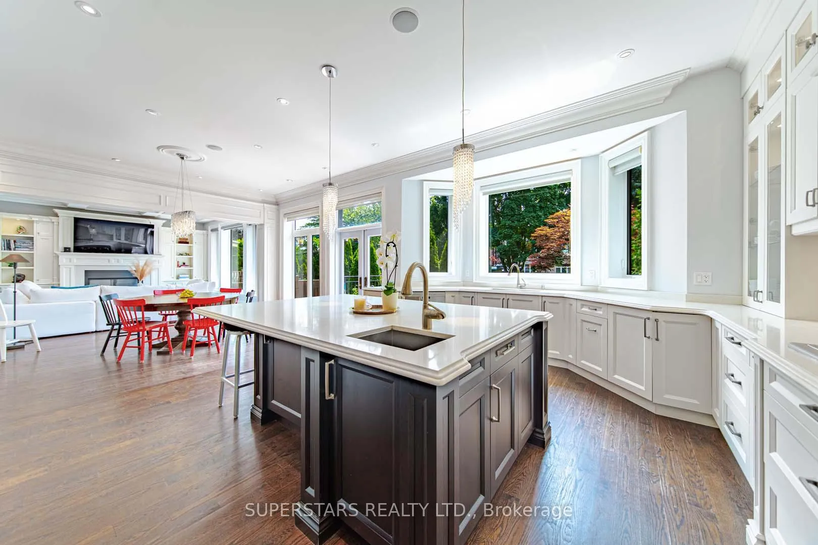 Photo 5 of 643 Glencairn Avenue, Toronto, Englemount-Lawrence — HOMEH