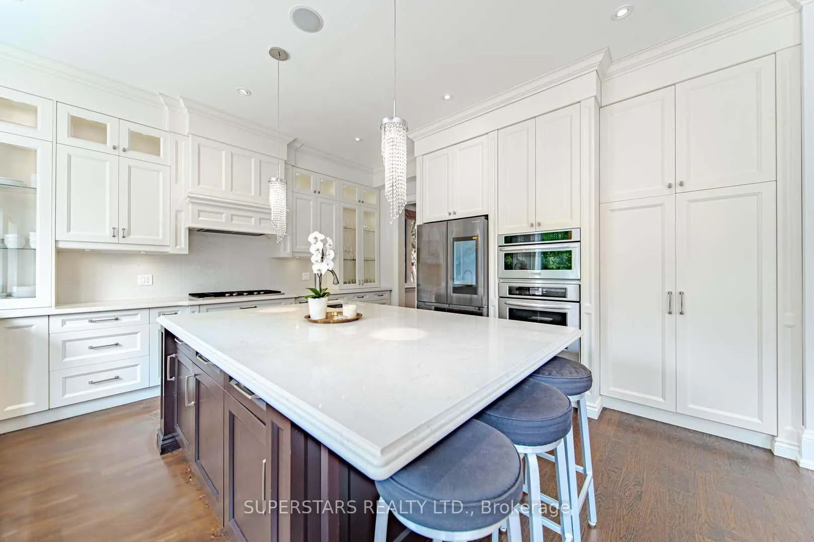 Photo 7 of 643 Glencairn Avenue, Toronto, Englemount-Lawrence — HOMEH
