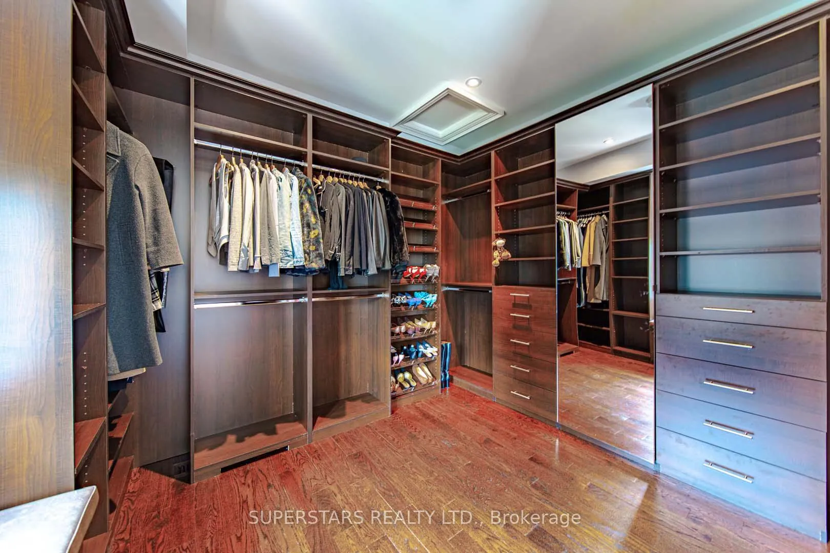 Photo 24 of 643 Glencairn Avenue, Toronto, Englemount-Lawrence — HOMEH