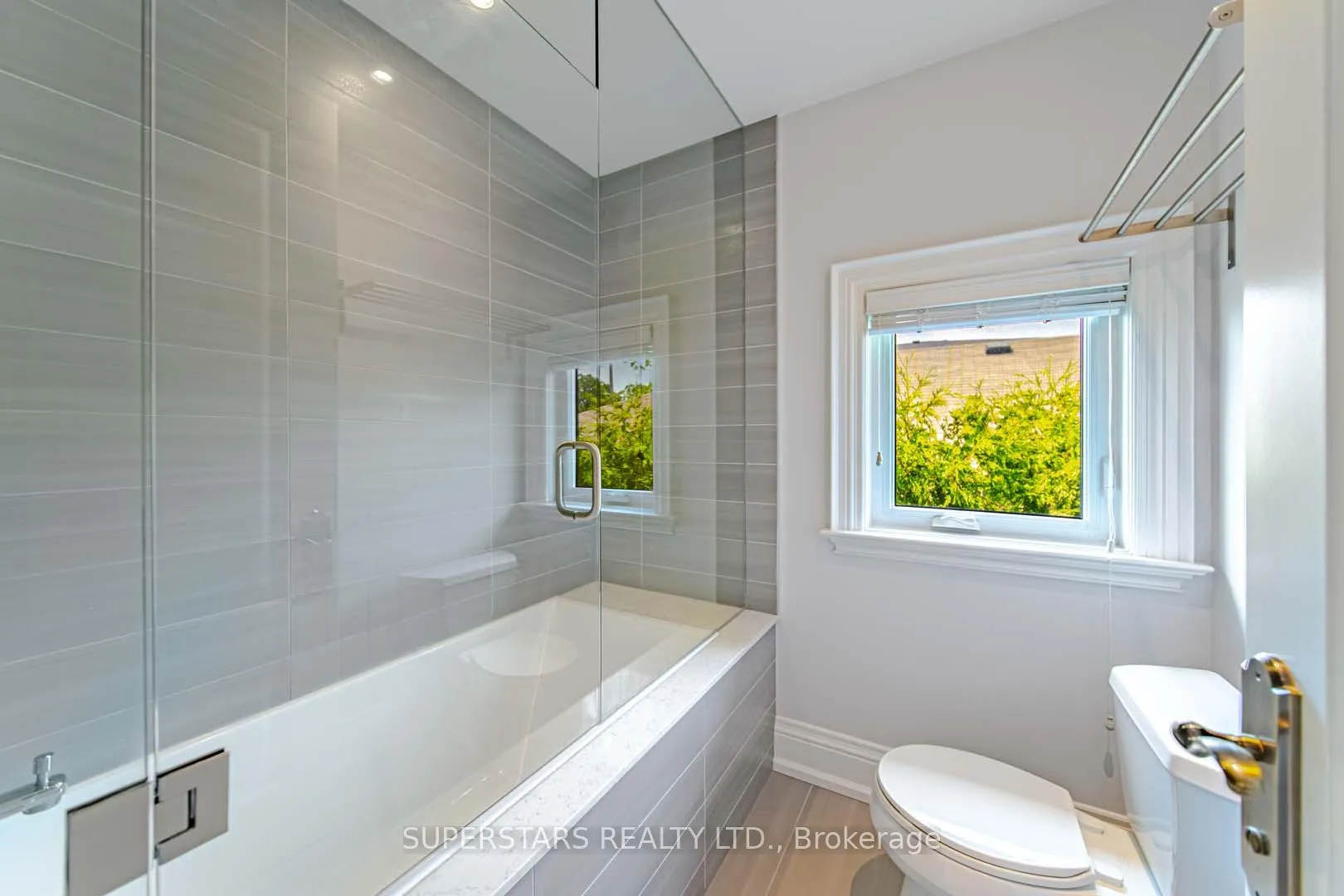 Photo 28 of 643 Glencairn Avenue, Toronto, Englemount-Lawrence — HOMEH