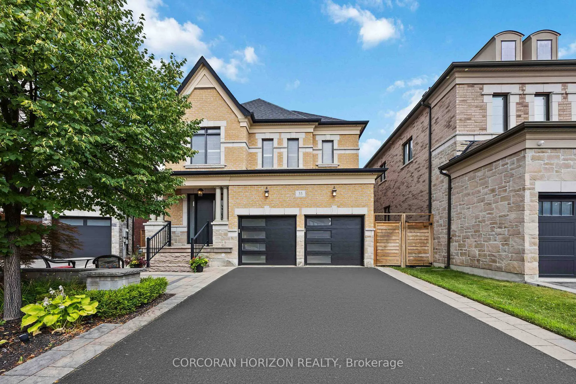 Photo 1 of 33 Kylemount Court, Vaughan, Patterson — HOMEH