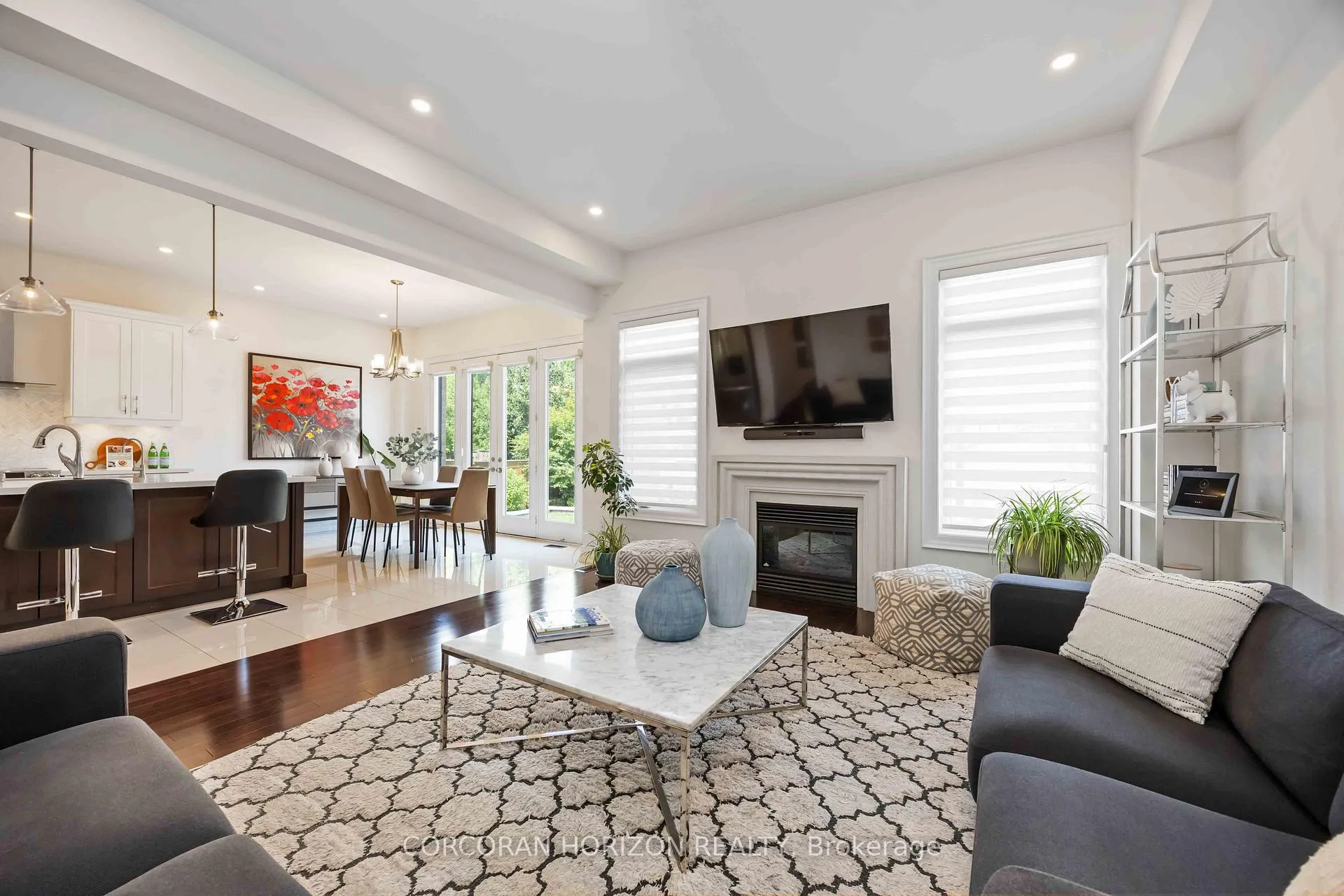 Photo 2 of 33 Kylemount Court, Vaughan, Patterson — HOMEH