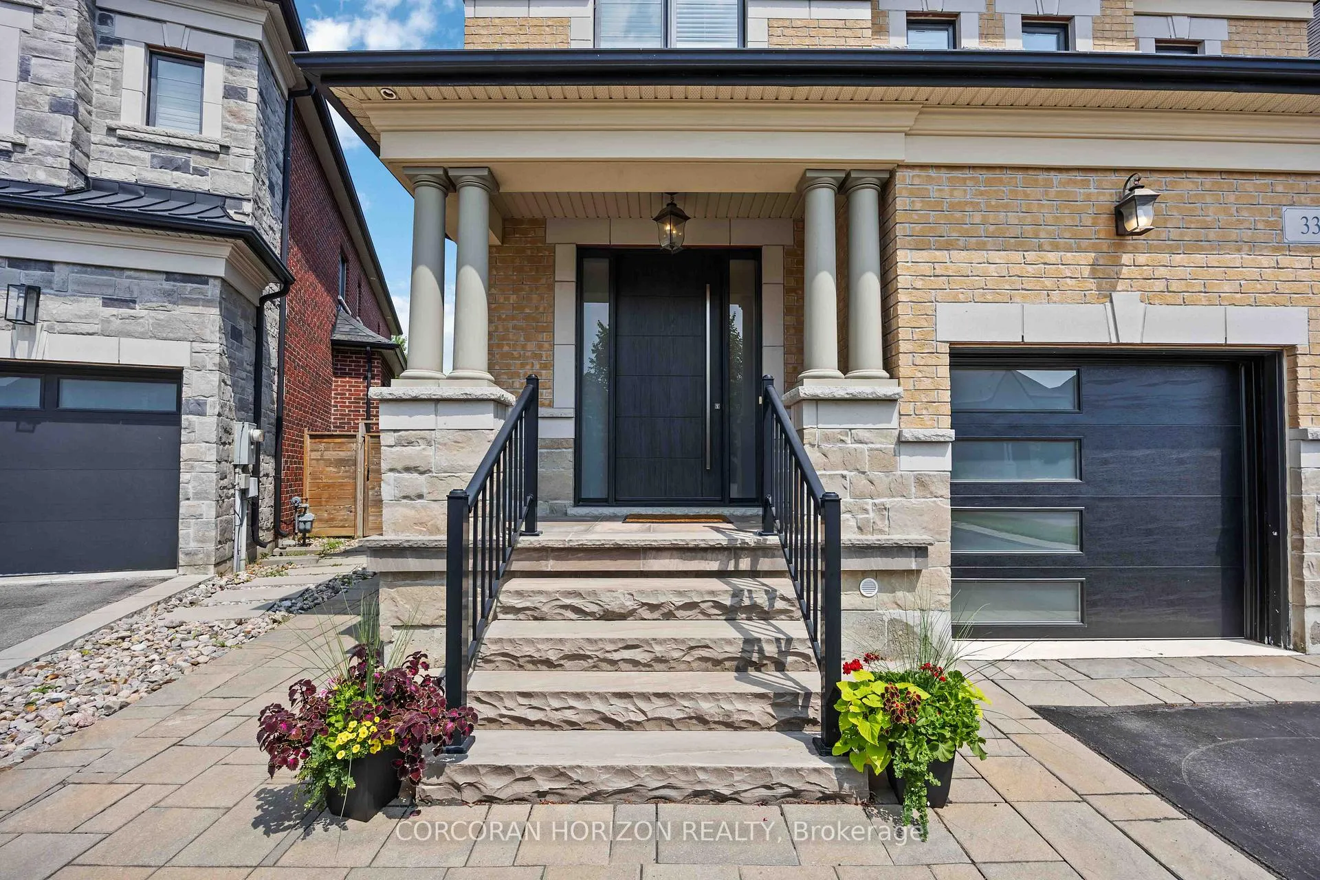 Photo 5 of 33 Kylemount Court, Vaughan, Patterson — HOMEH