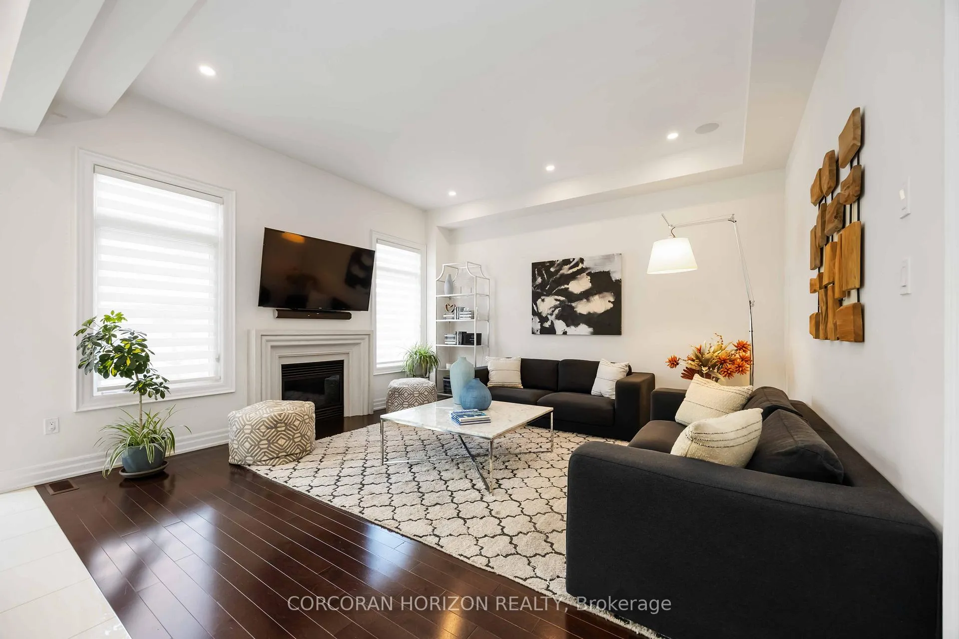 Photo 10 of 33 Kylemount Court, Vaughan, Patterson — HOMEH