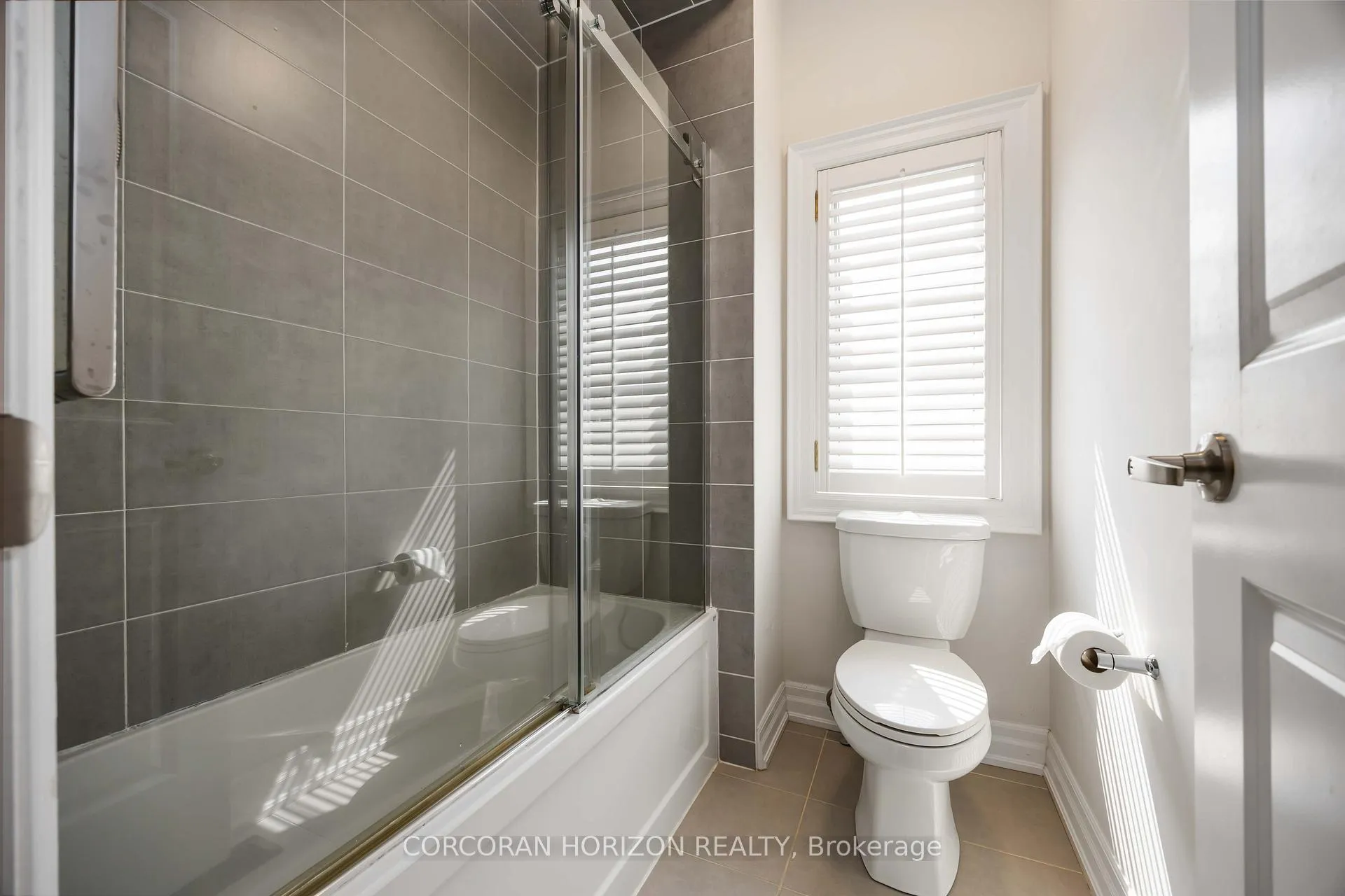Photo 27 of 33 Kylemount Court, Vaughan, Patterson — HOMEH
