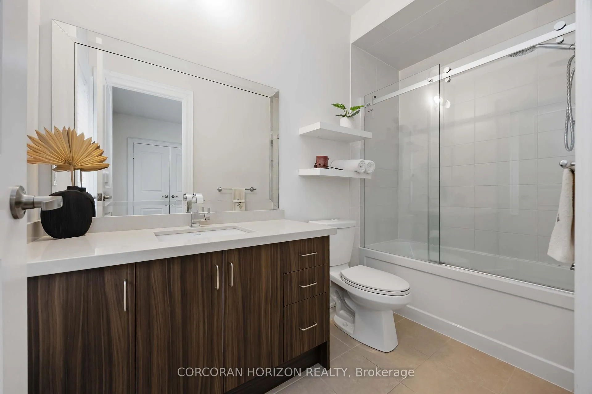 Photo 30 of 33 Kylemount Court, Vaughan, Patterson — HOMEH