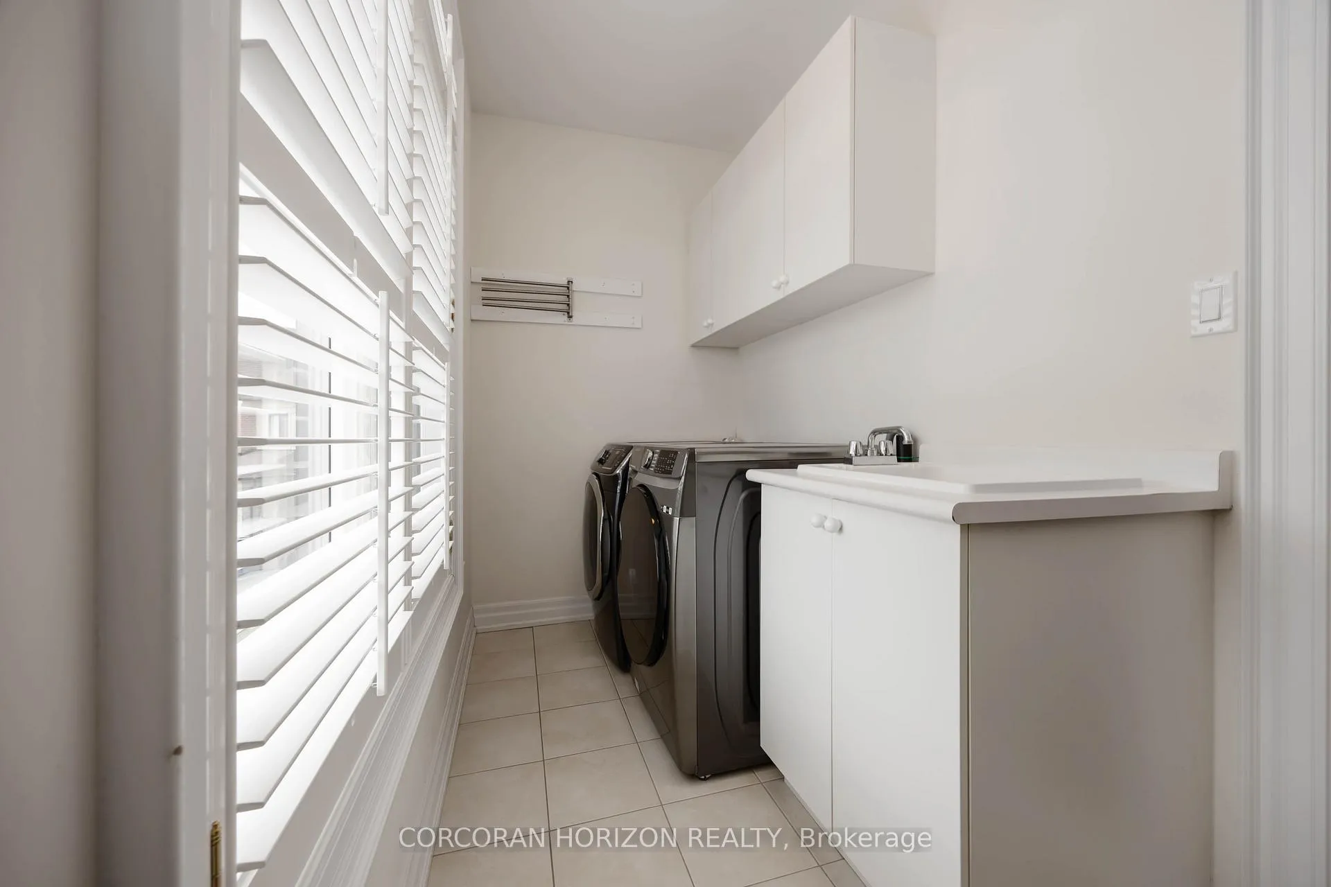 Photo 38 of 33 Kylemount Court, Vaughan, Patterson — HOMEH