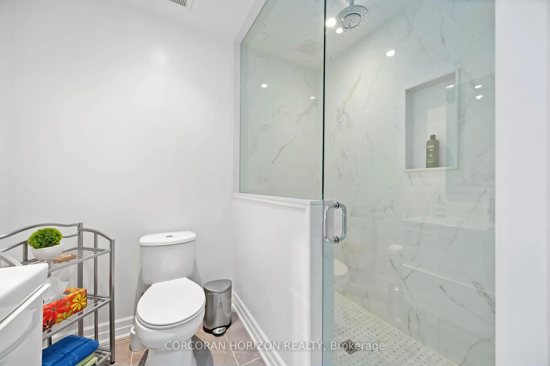 Photo 44 of 33 Kylemount Court, Vaughan, Patterson — HOMEH