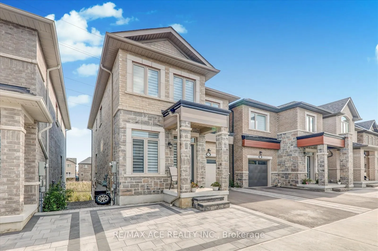 Photo 3 of 1097 Cameo Street, Pickering, Rural Pickering — HOMEH