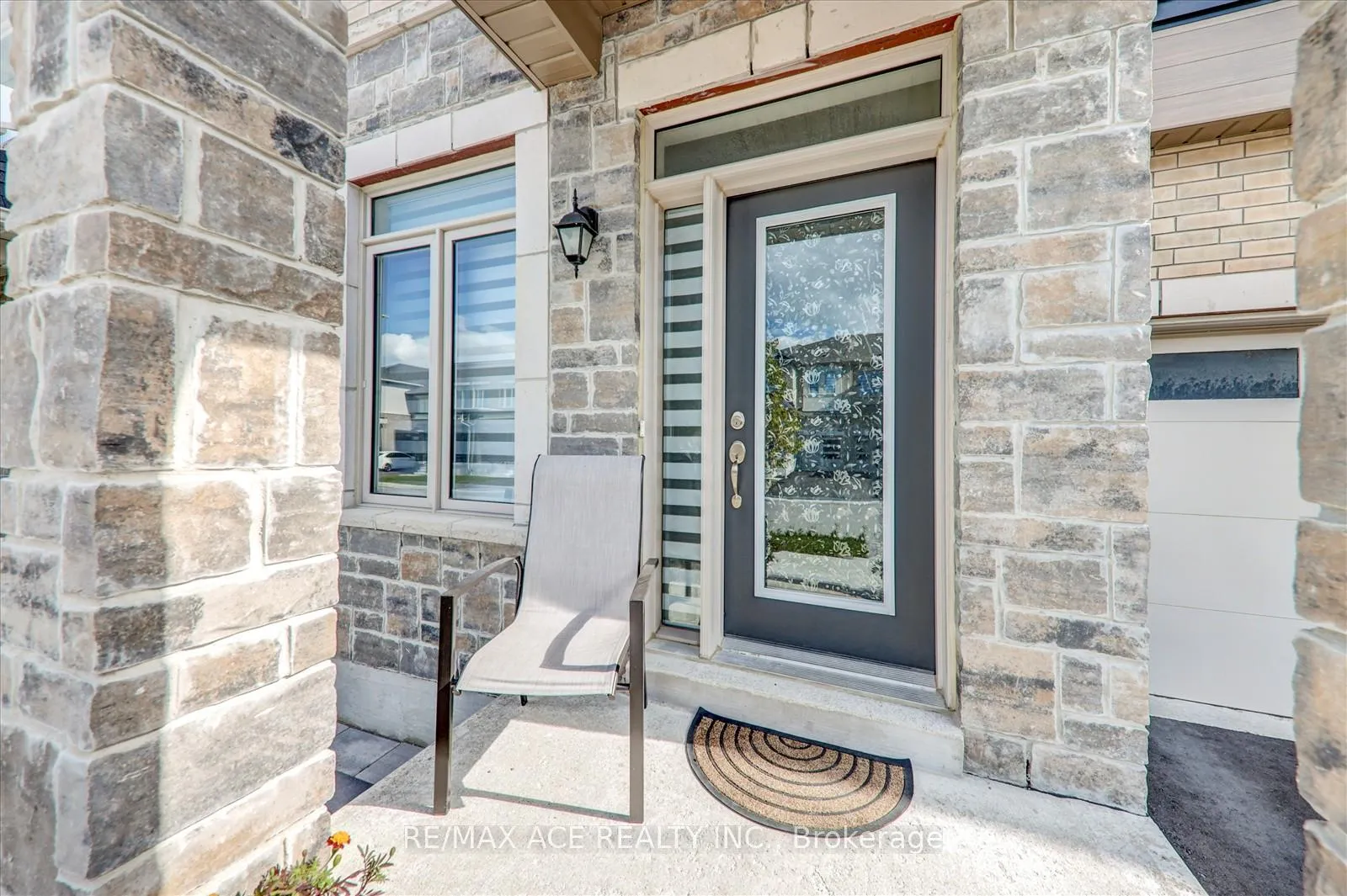 Photo 5 of 1097 Cameo Street, Pickering, Rural Pickering — HOMEH