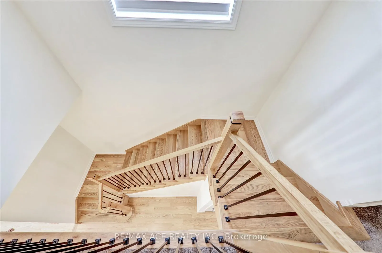Photo 16 of 1097 Cameo Street, Pickering, Rural Pickering — HOMEH