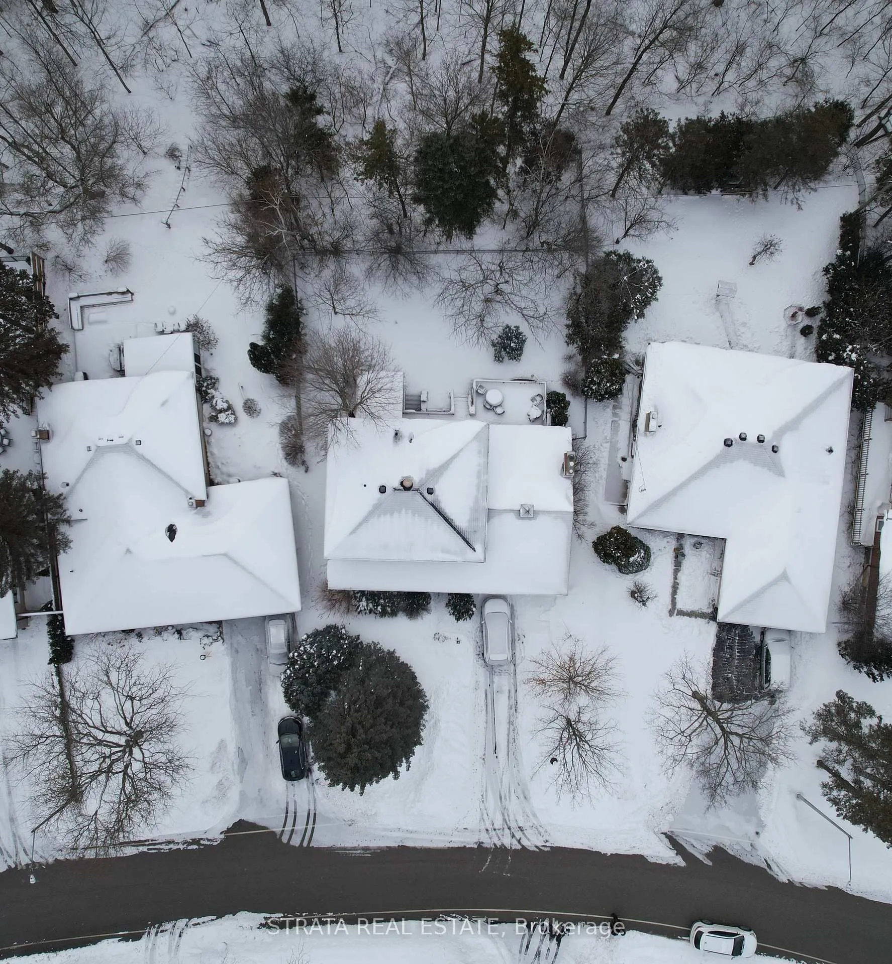 Photo 2 of 111 Camlaren Crescent, Vaughan, Kleinburg — HOMEH