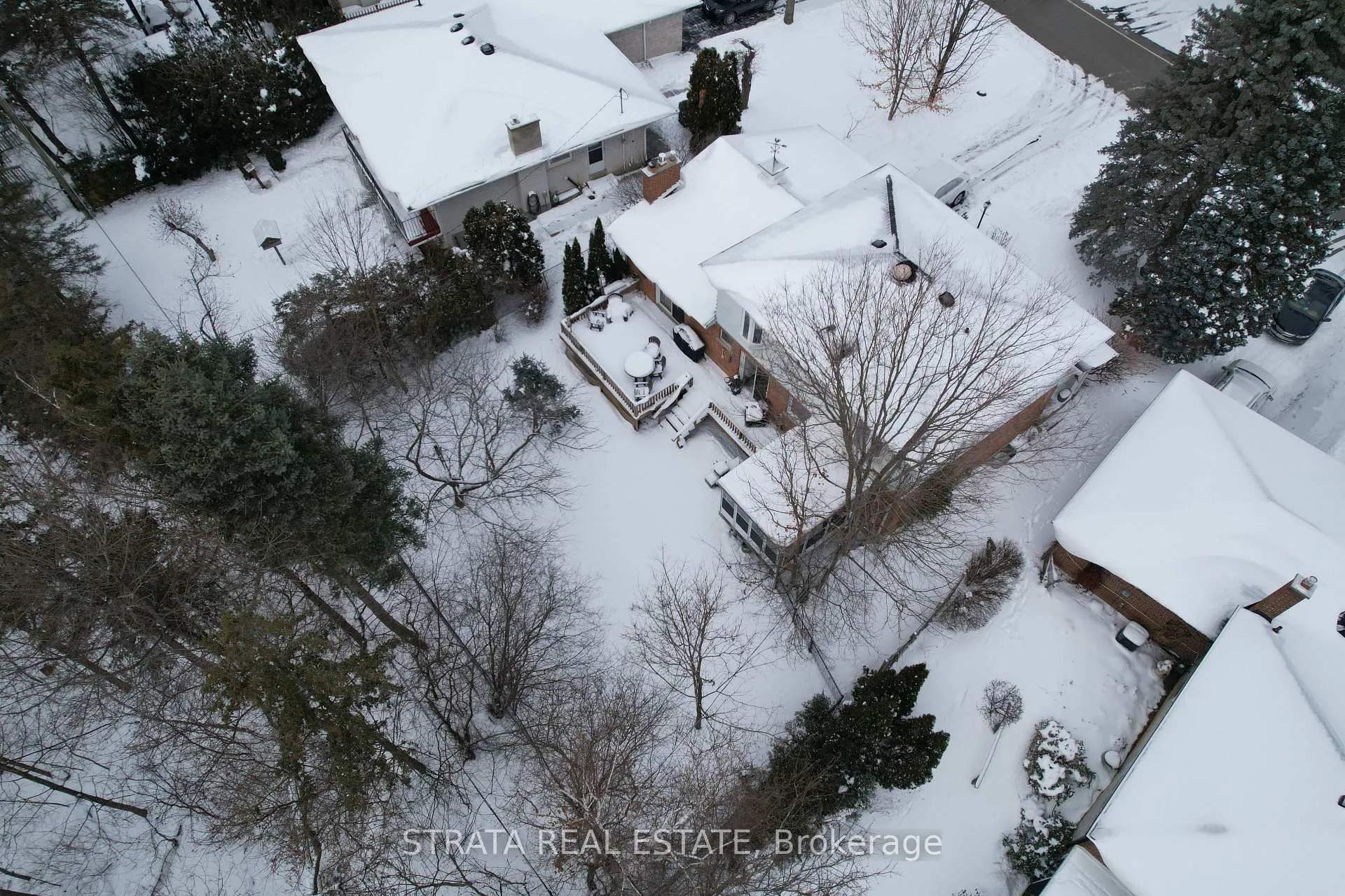 Photo 6 of 111 Camlaren Crescent, Vaughan, Kleinburg — HOMEH