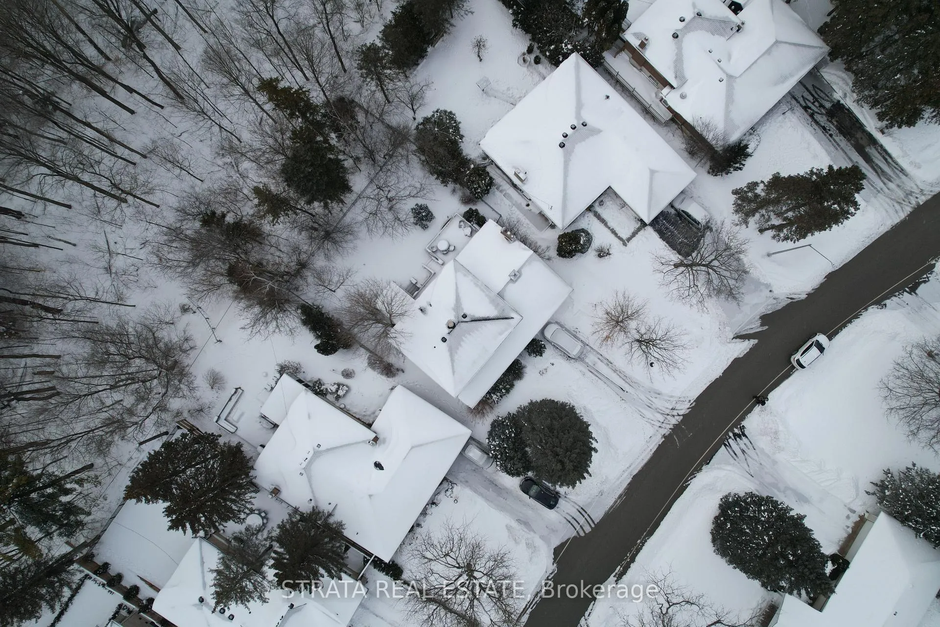 Photo 7 of 111 Camlaren Crescent, Vaughan, Kleinburg — HOMEH