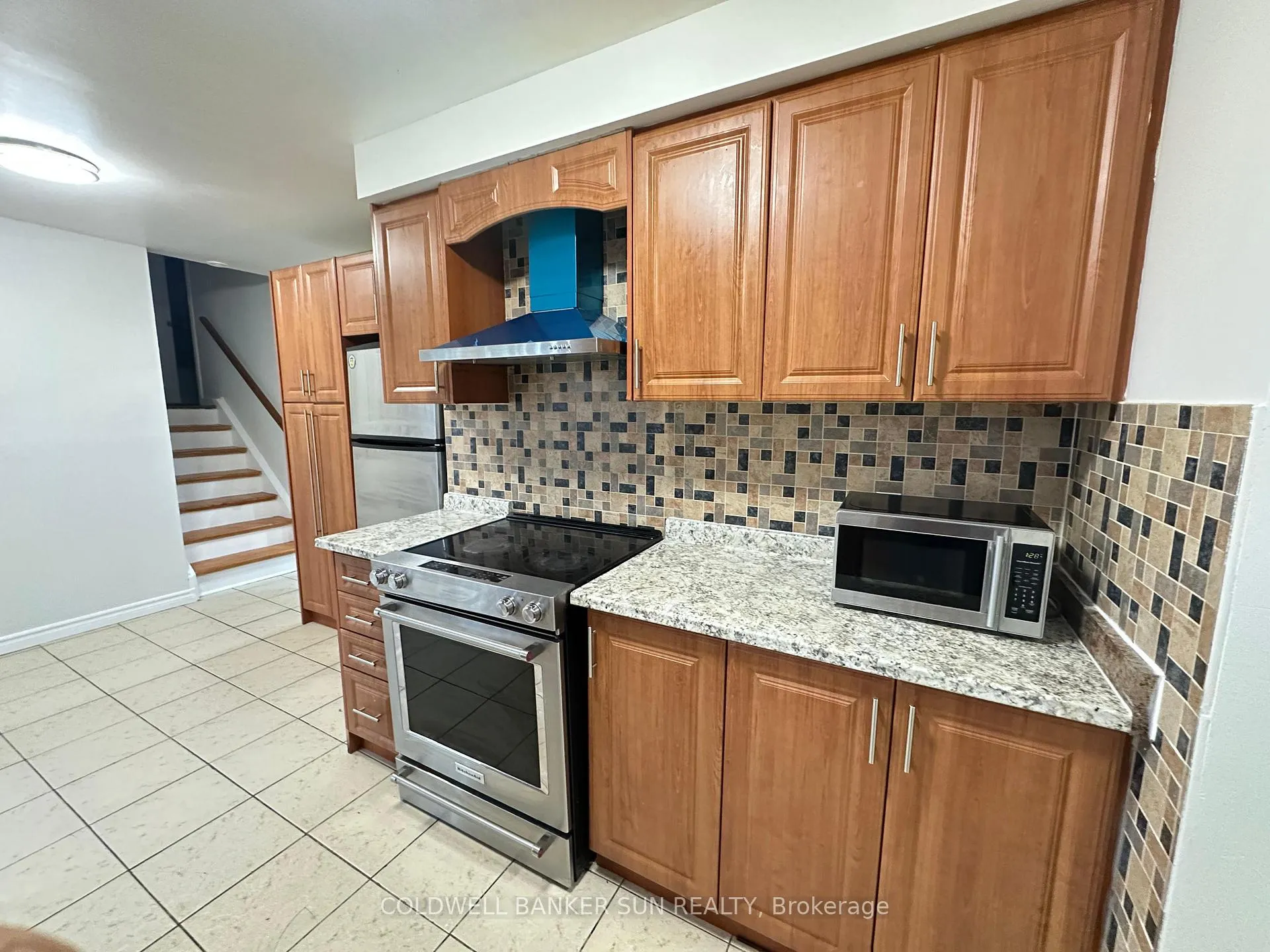 Photo 4 of 59 Flowertown Avenue, Brampton, Northwood Park — HOMEH