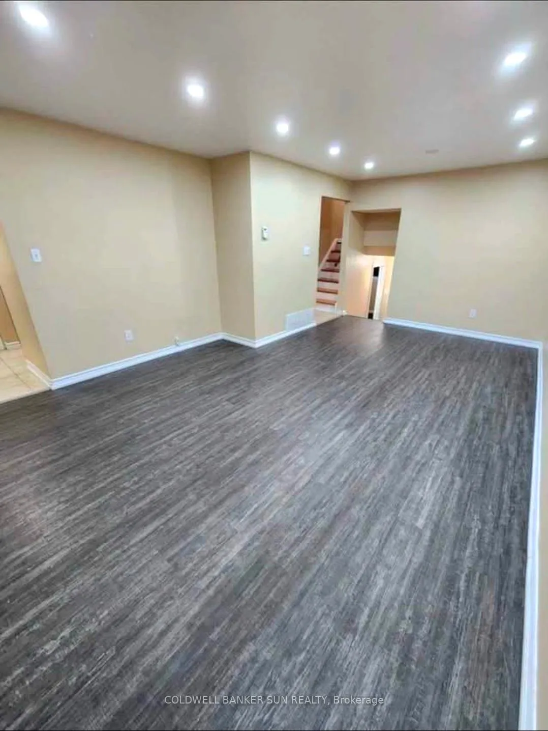 Photo 6 of 59 Flowertown Avenue, Brampton, Northwood Park — HOMEH