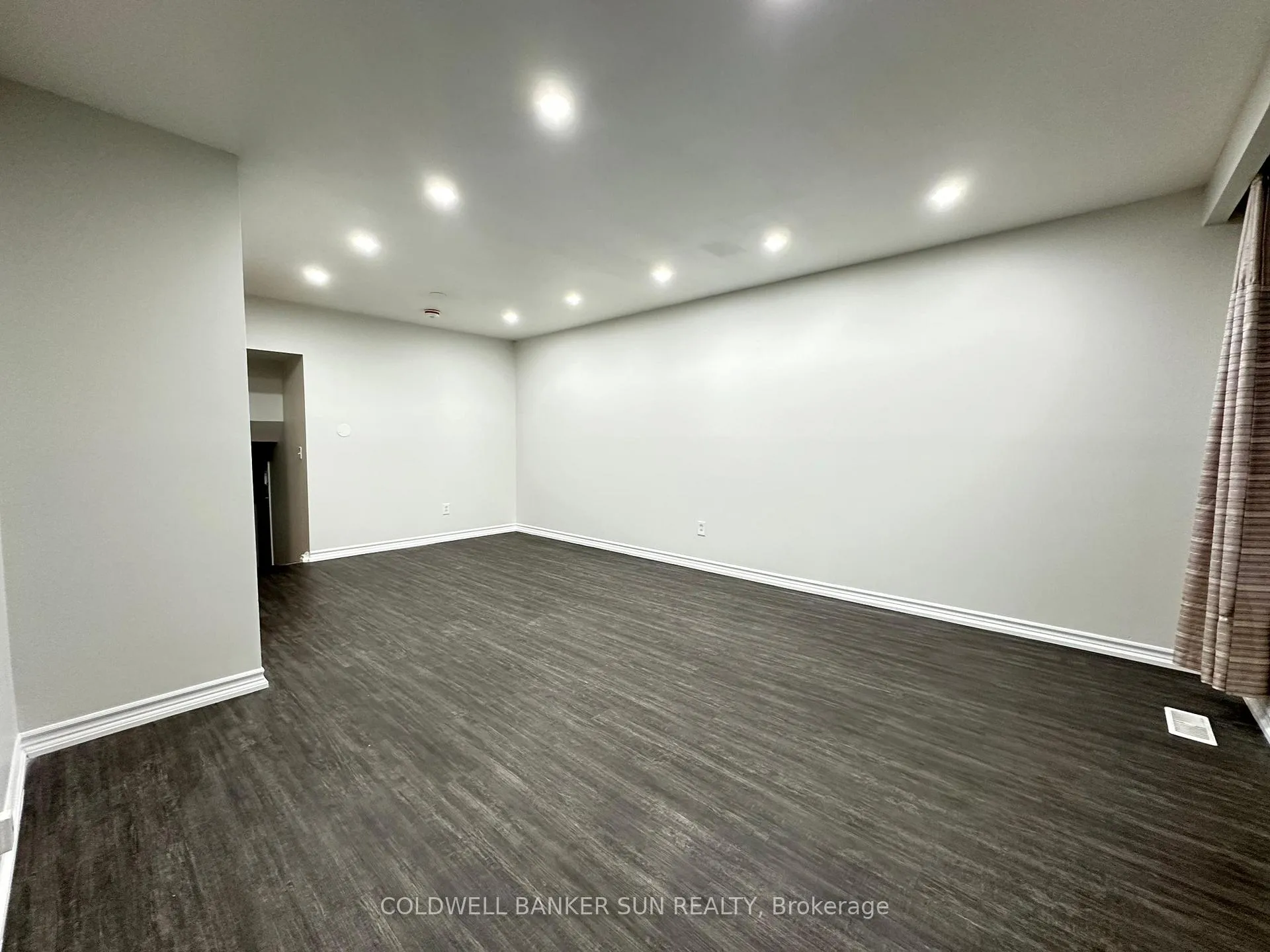 Photo 9 of 59 Flowertown Avenue, Brampton, Northwood Park — HOMEH