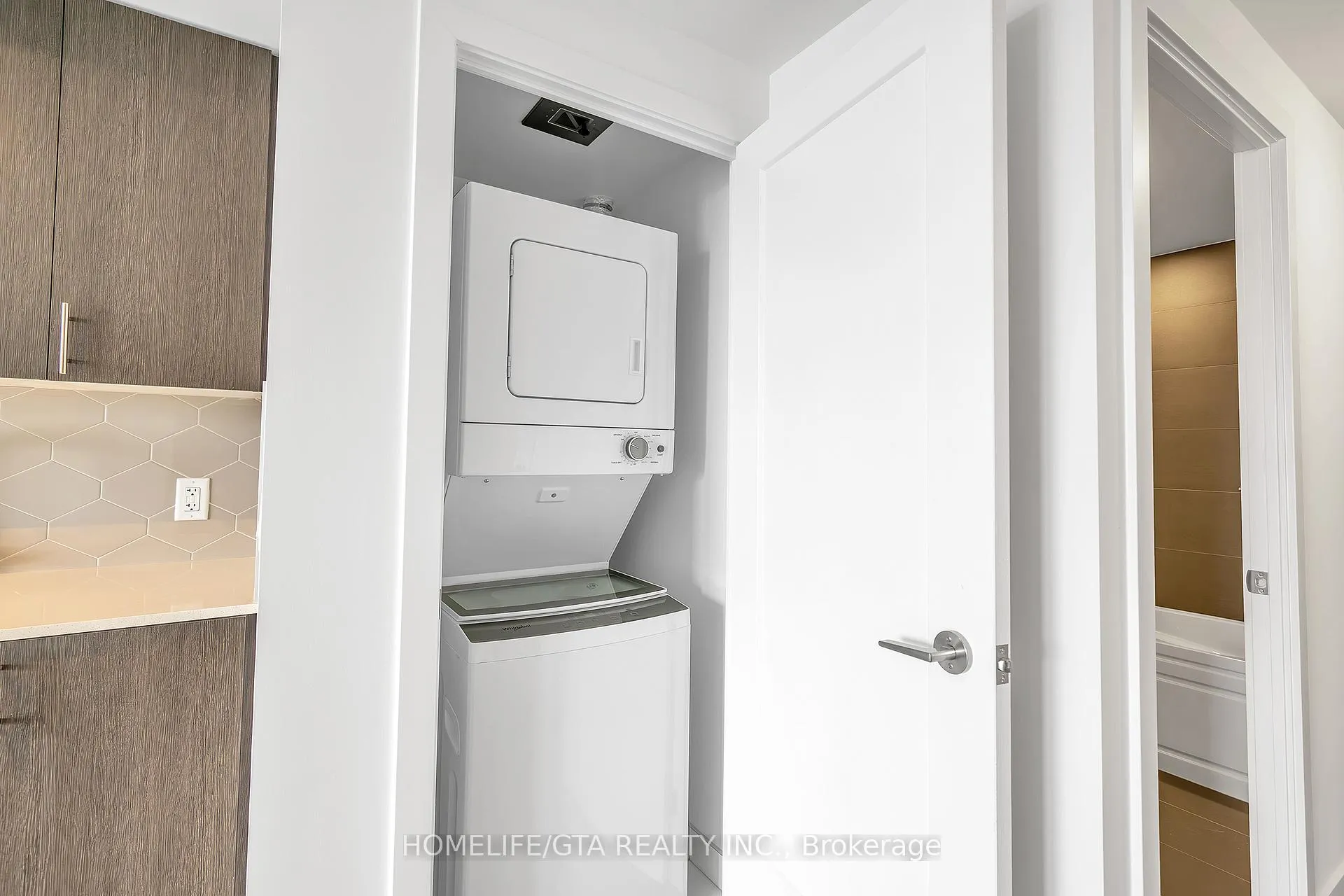 Photo 8 of Unit 2215, 2545 Simcoe Street N, Oshawa, Windfields — HOMEH