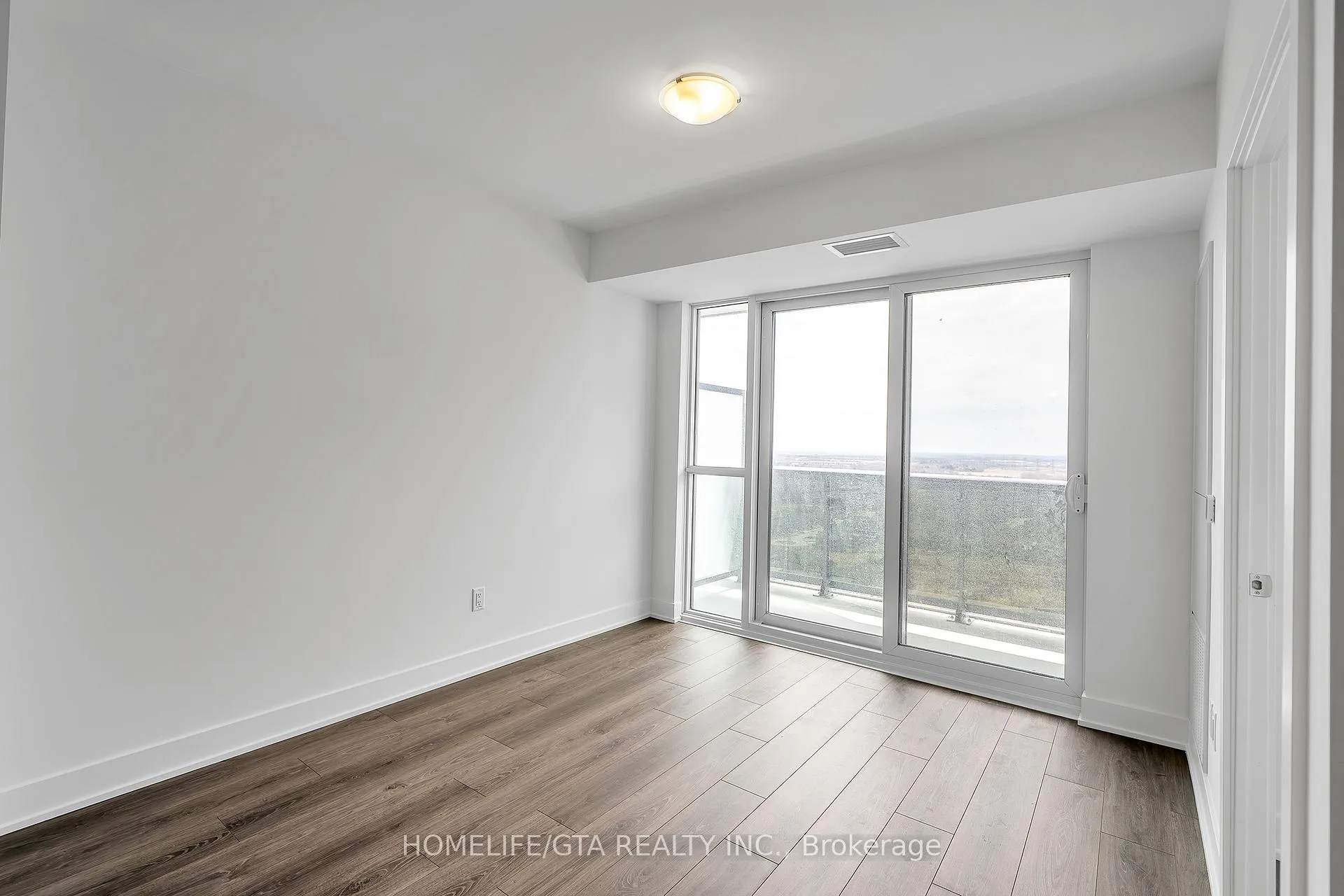 Photo 10 of Unit 2215, 2545 Simcoe Street N, Oshawa, Windfields — HOMEH