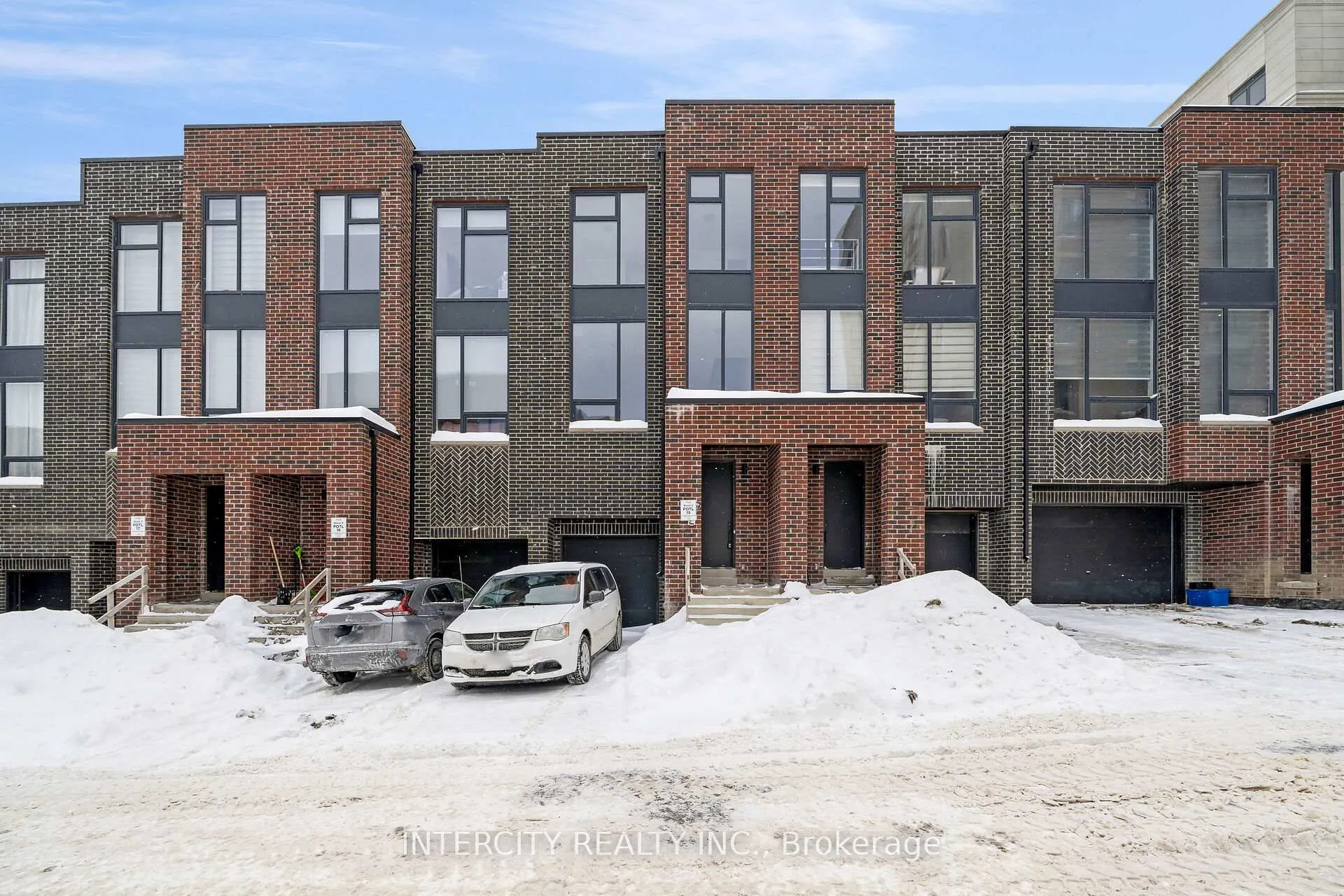 Photo 1 of 23 Desiree Place, Caledon, Bolton North — HOMEH