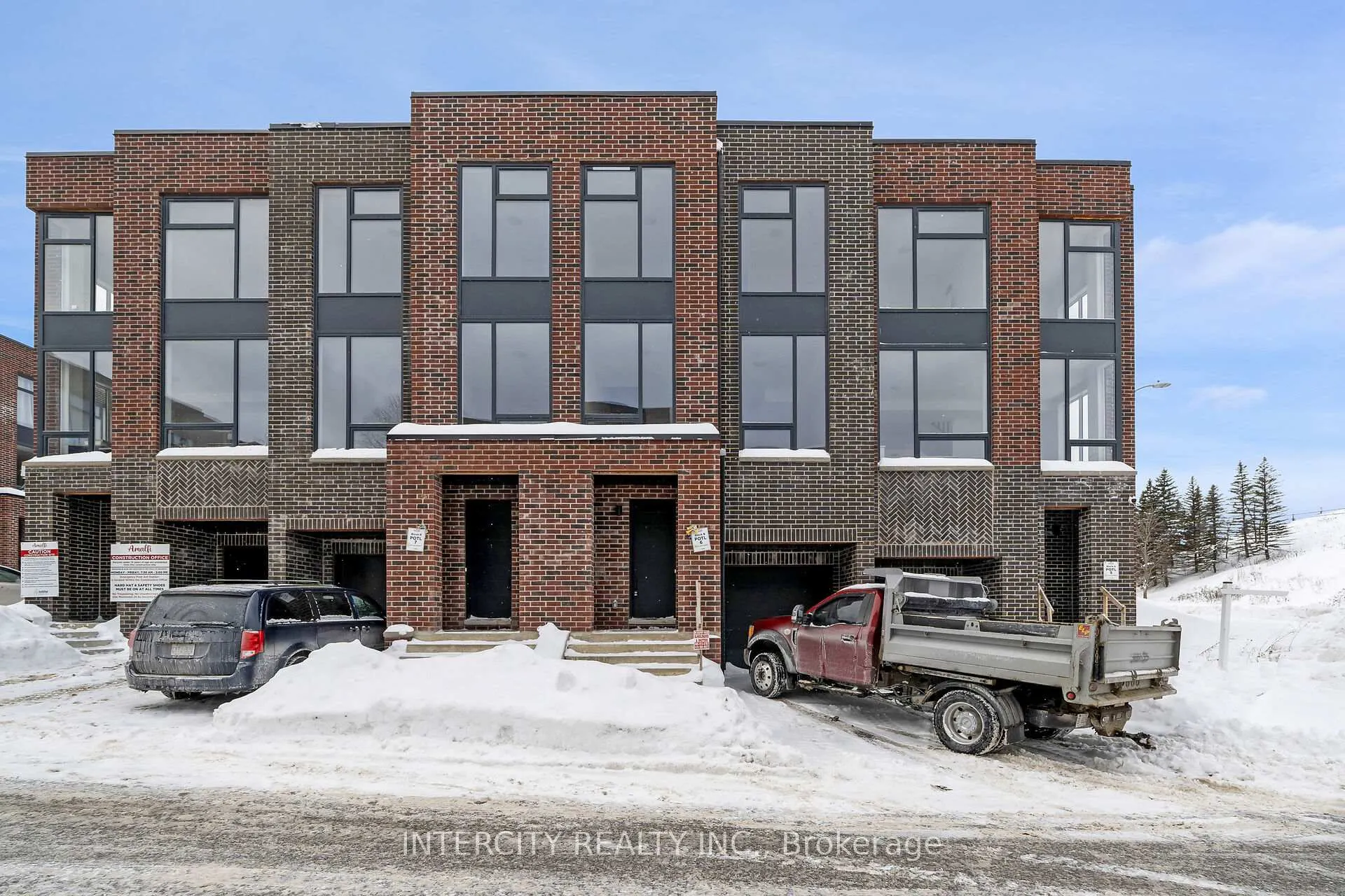 Photo 1 of 6 Wylie Street, Caledon, Bolton North — HOMEH