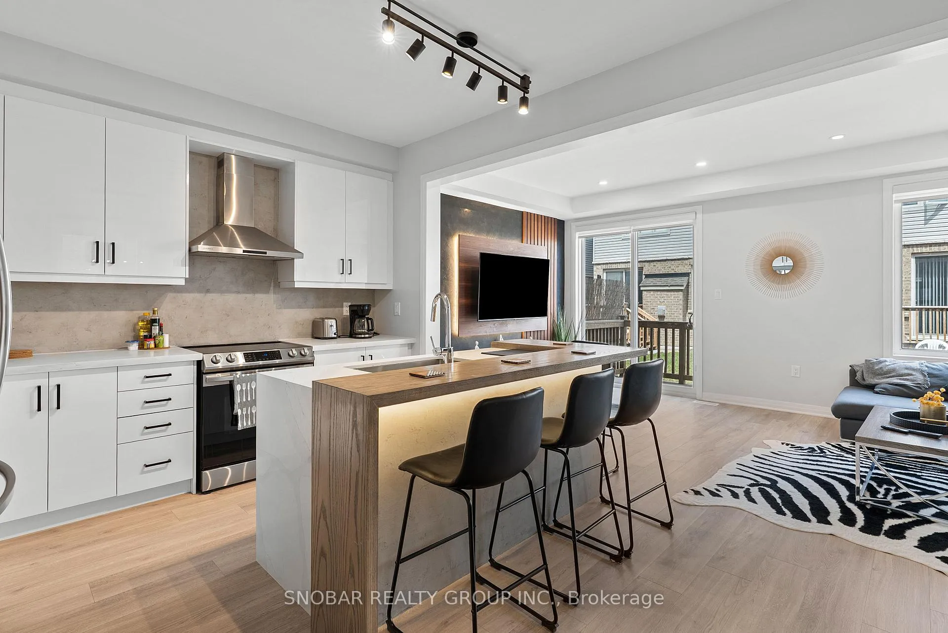 Photo 3 of 95 Shepherd Drive, Barrie, Painswick South — HOMEH