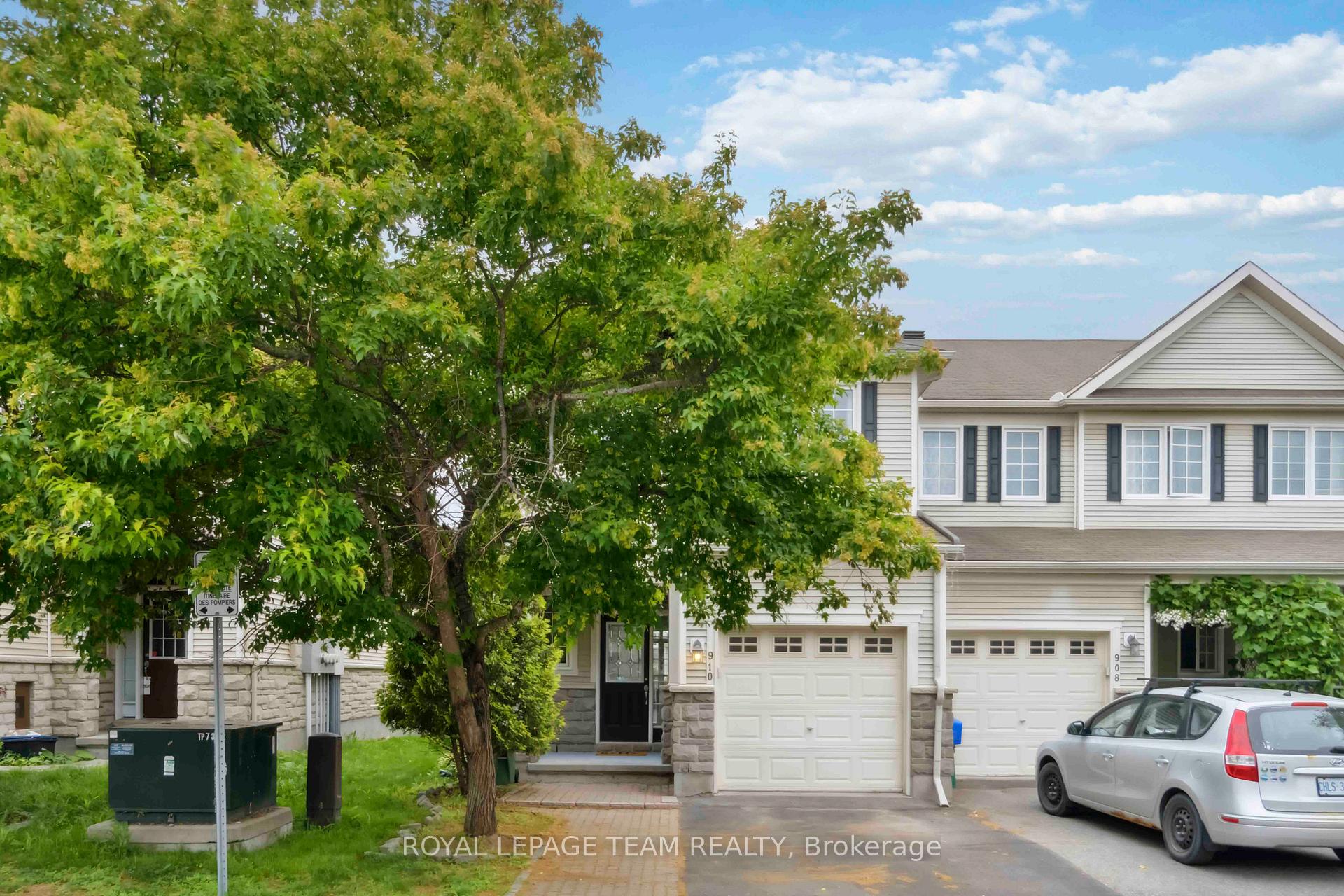 Photo 2 of 910 Caldermill Private, Ottawa, Barrhaven - Stonebridge — HOMEH