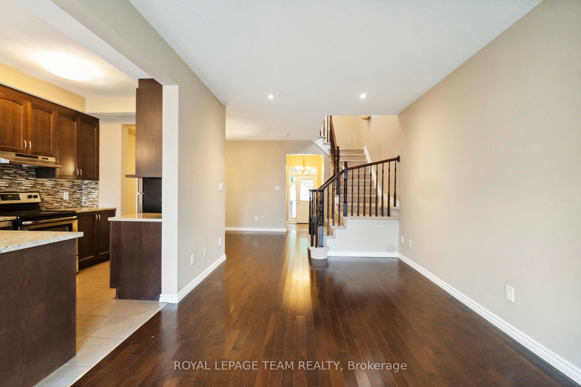 Photo 7 of 910 Caldermill Private, Ottawa, Barrhaven - Stonebridge — HOMEH