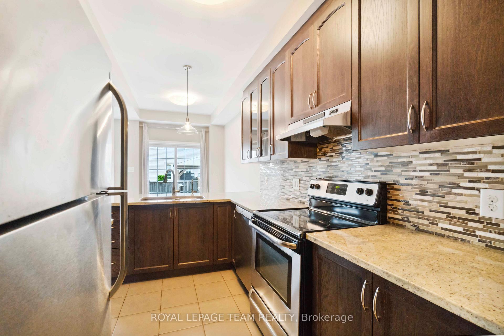 Photo 9 of 910 Caldermill Private, Ottawa, Barrhaven - Stonebridge — HOMEH