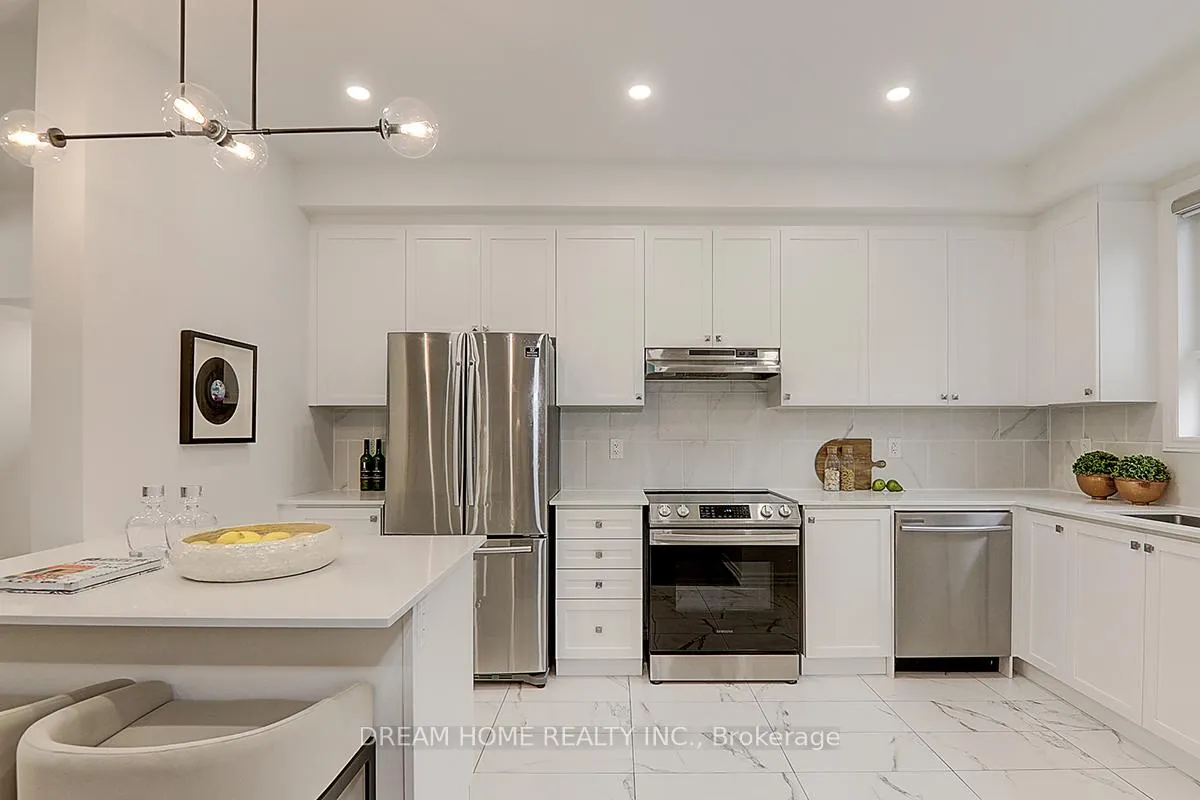 Photo 17 of 15 Chicago Lane, Markham, Wismer — HOMEH
