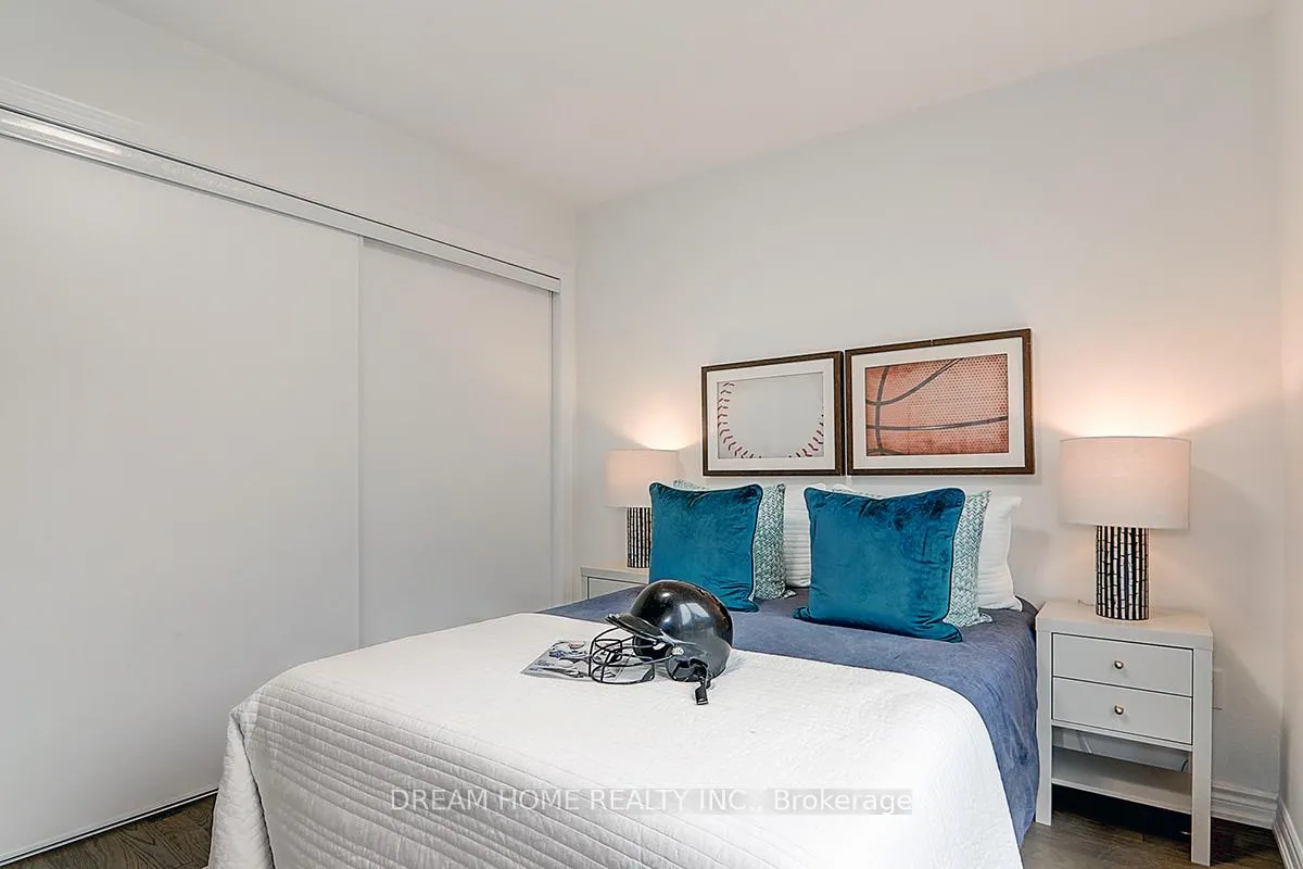Photo 37 of 15 Chicago Lane, Markham, Wismer — HOMEH