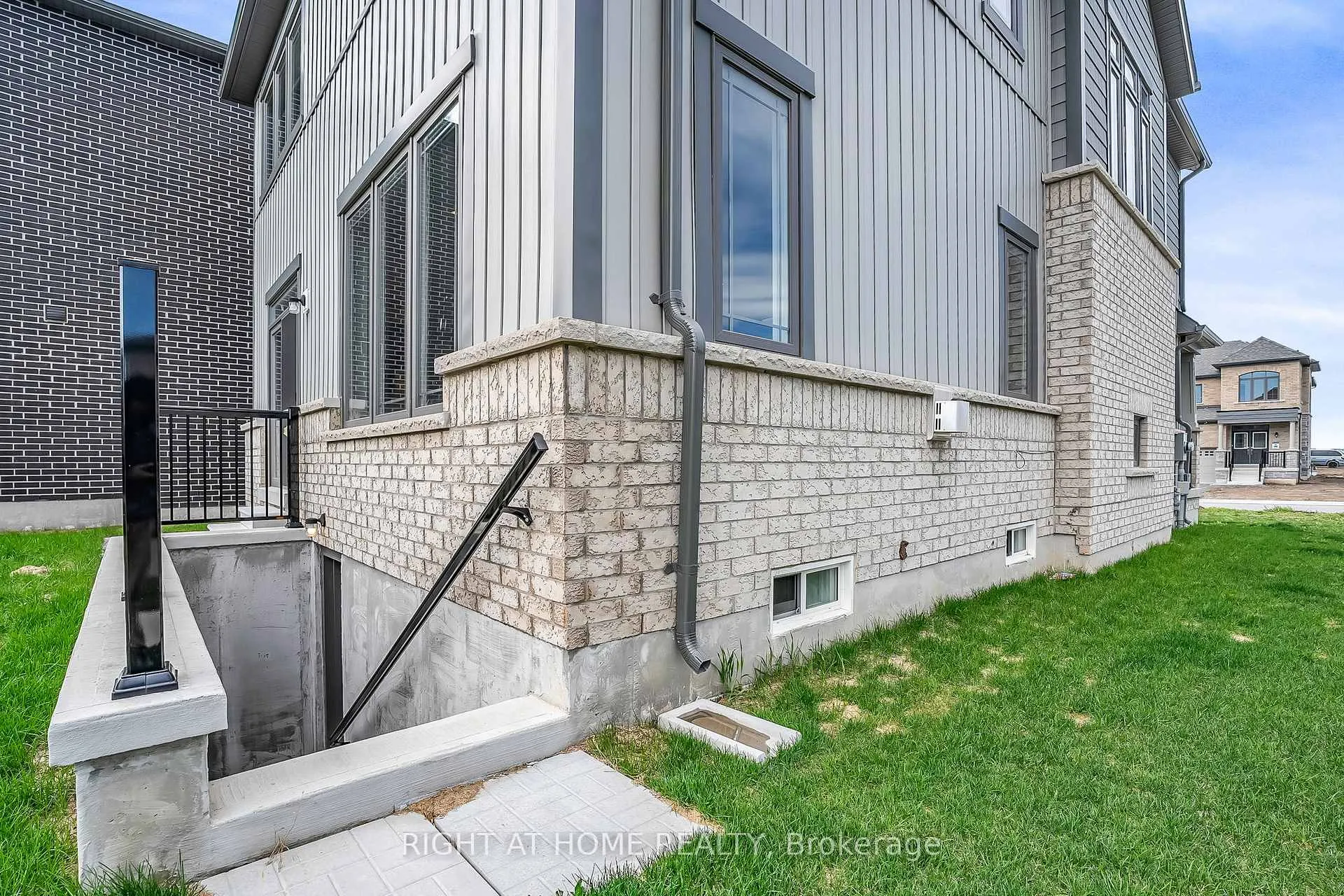 Photo 42 of 2091 Hallandale Street, Oshawa, Kedron — HOMEH
