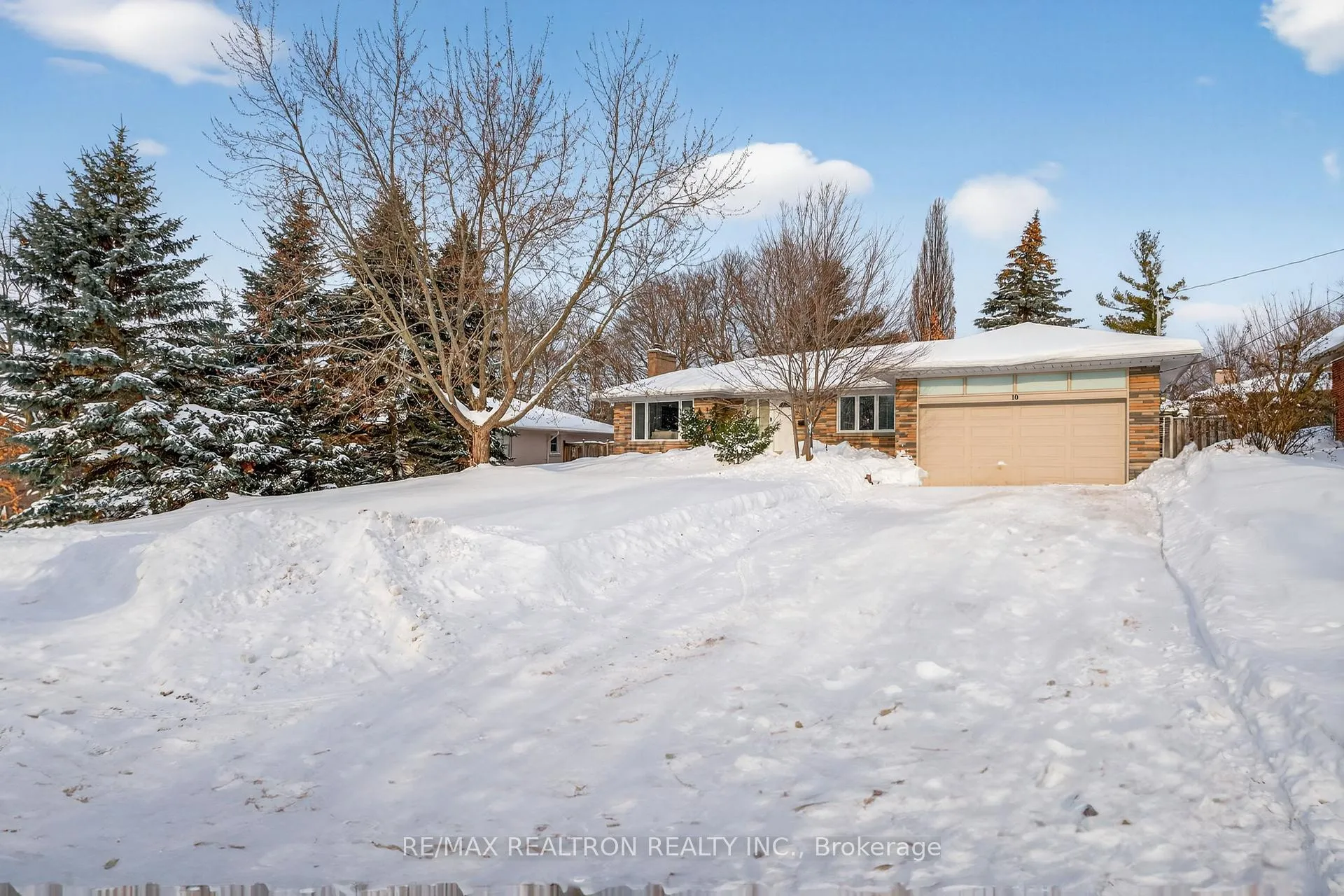Photo 2 of 10 Idleswift Drive, Vaughan, Uplands — HOMEH