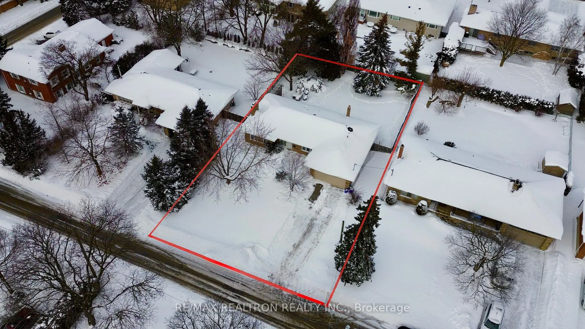 Photo 3 of 10 Idleswift Drive, Vaughan, Uplands — HOMEH