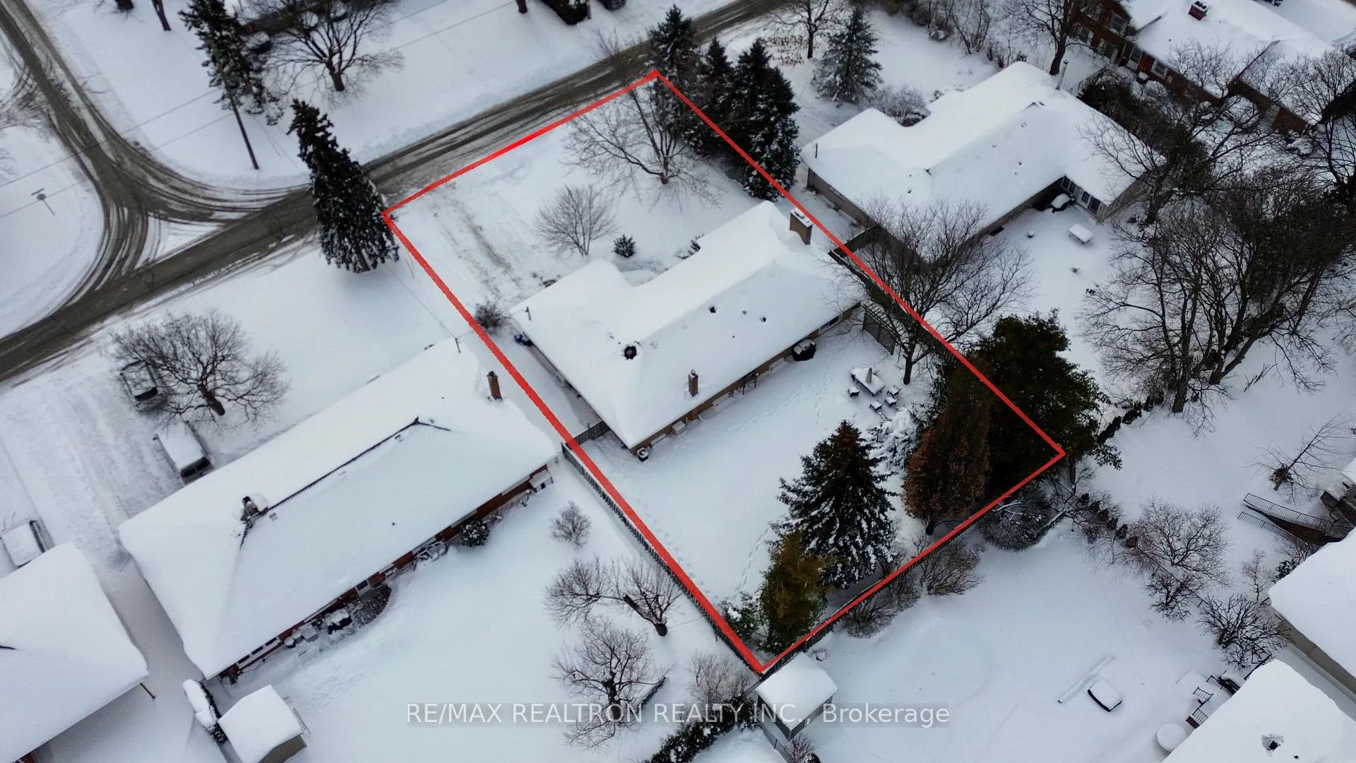 Photo 4 of 10 Idleswift Drive, Vaughan, Uplands — HOMEH