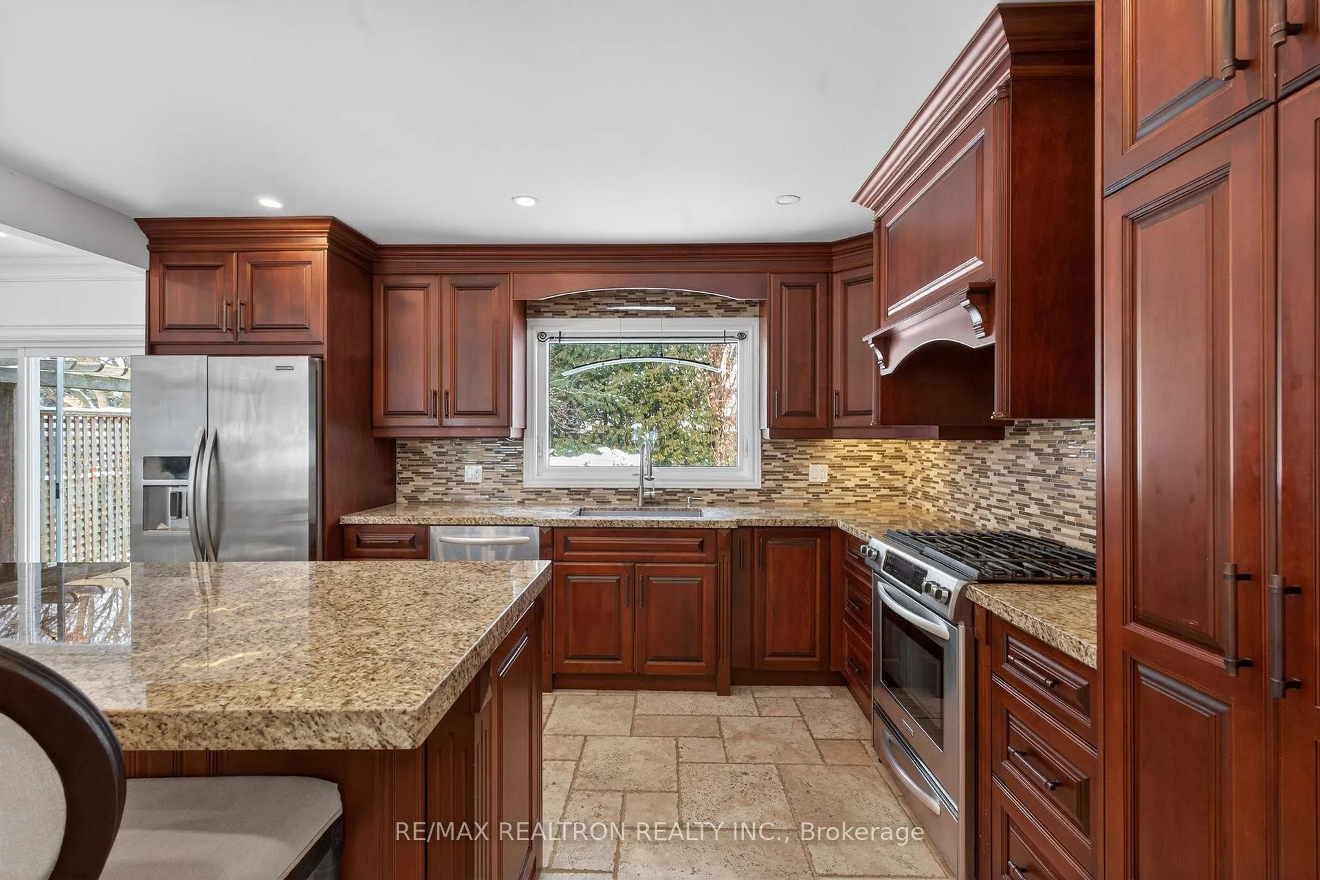 Photo 11 of 10 Idleswift Drive, Vaughan, Uplands — HOMEH