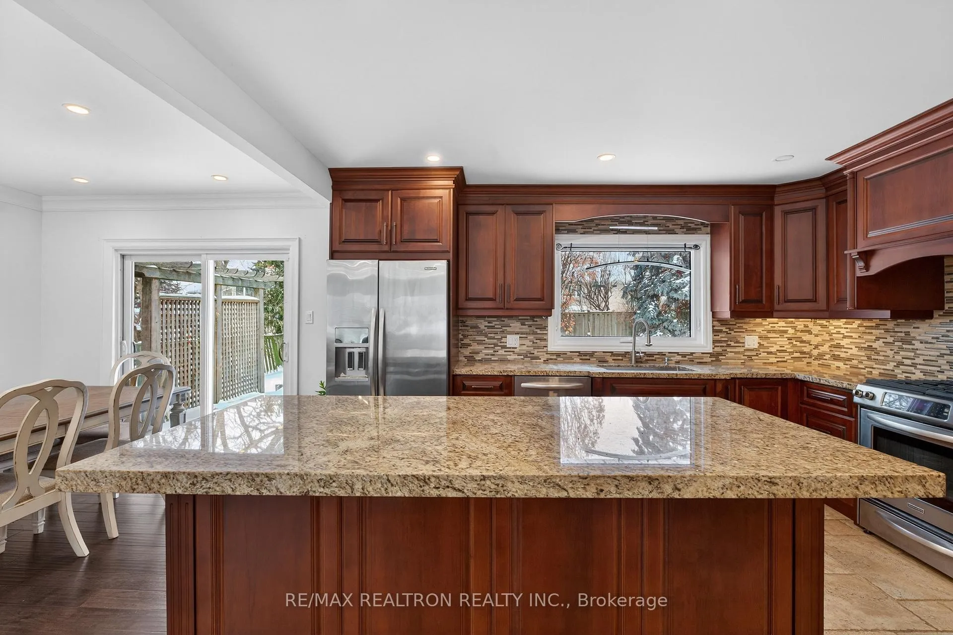 Photo 13 of 10 Idleswift Drive, Vaughan, Uplands — HOMEH