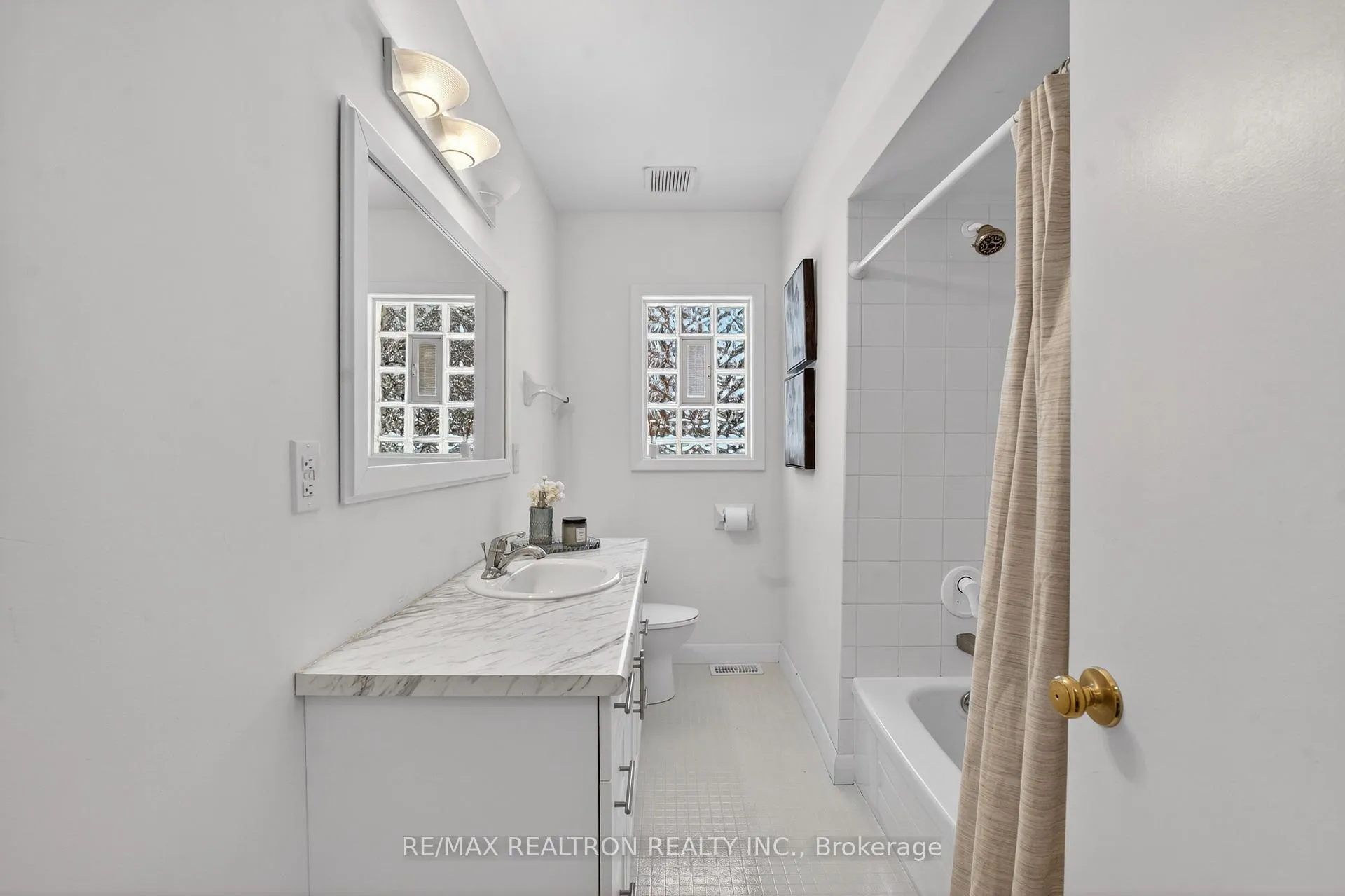 Photo 28 of 10 Idleswift Drive, Vaughan, Uplands — HOMEH