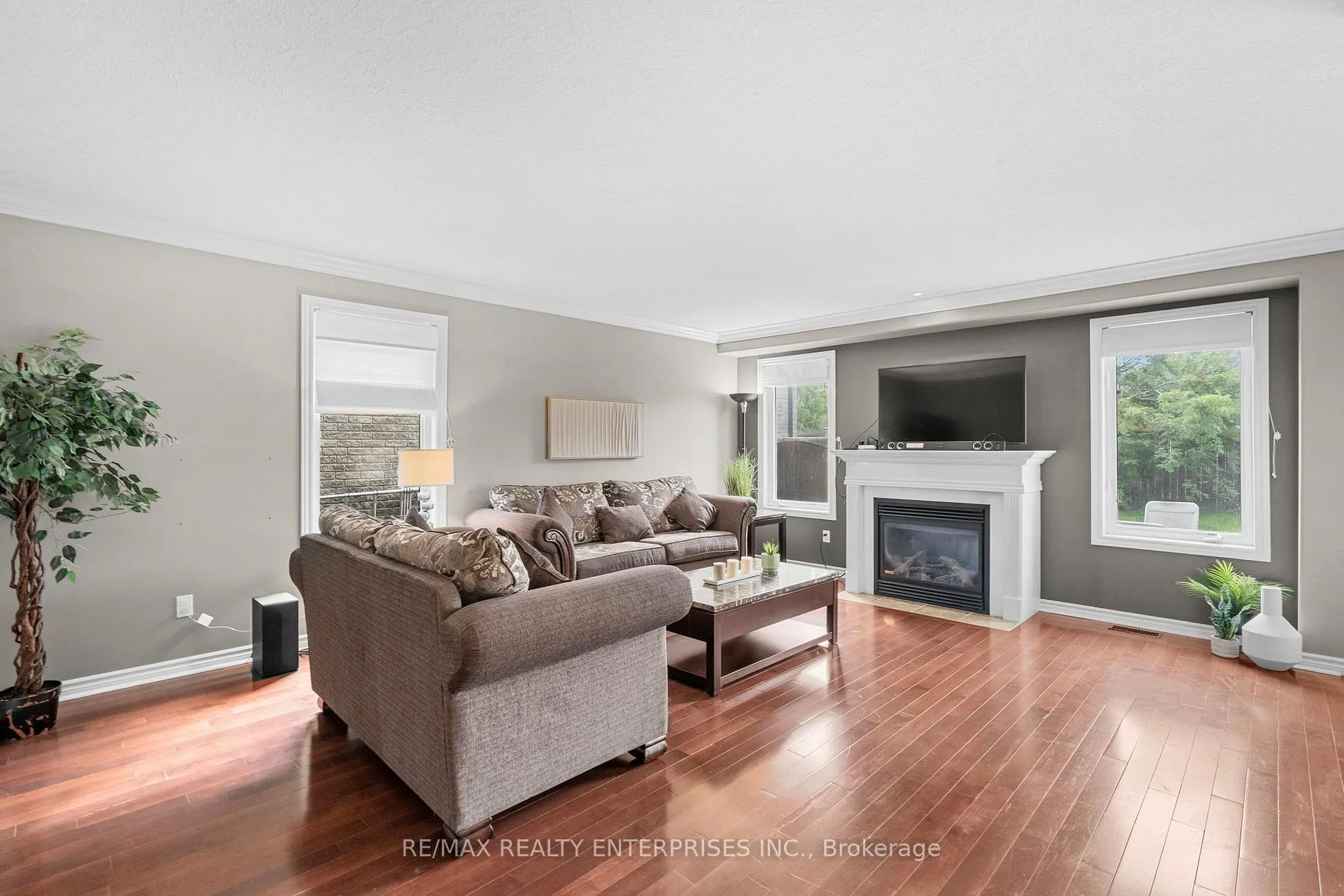 Photo 3 of 76 Balmoral Place, Barrie, Innis-Shore — HOMEH