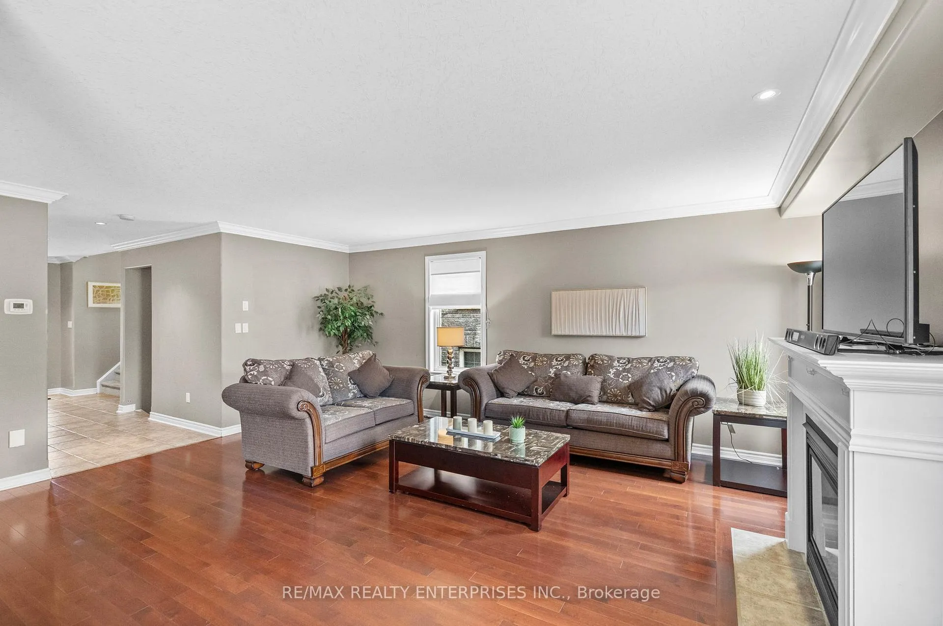 Photo 6 of 76 Balmoral Place, Barrie, Innis-Shore — HOMEH