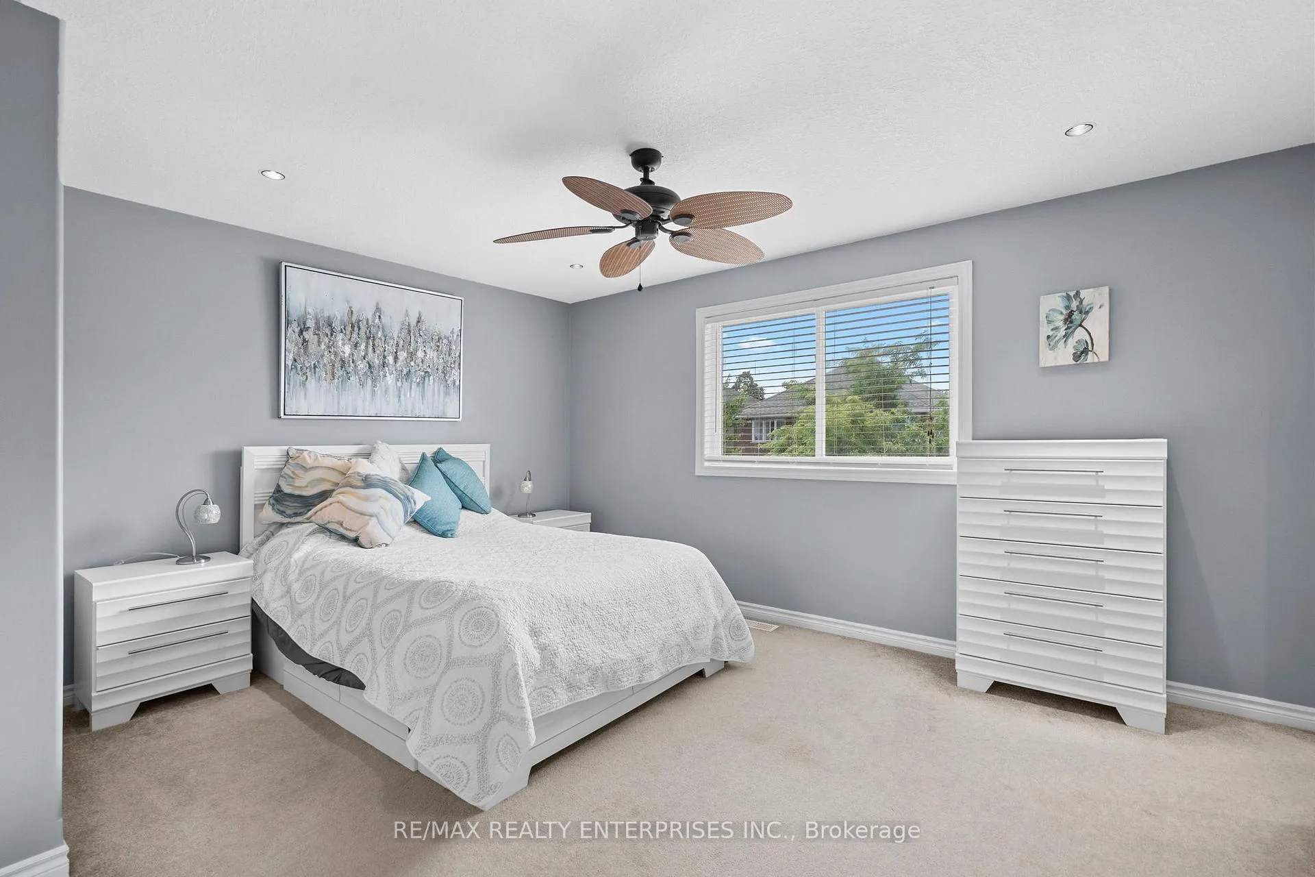 Photo 10 of 76 Balmoral Place, Barrie, Innis-Shore — HOMEH
