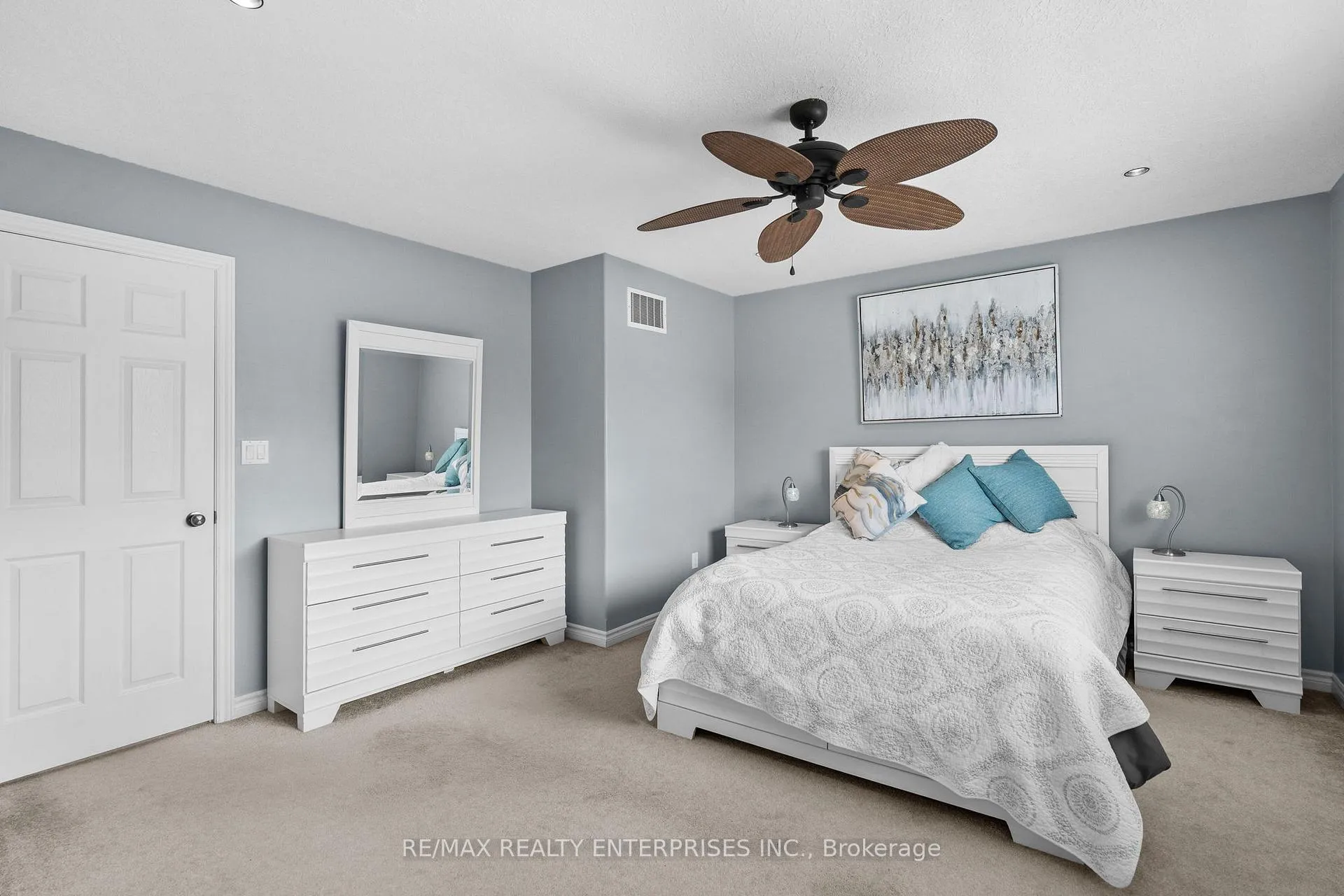 Photo 12 of 76 Balmoral Place, Barrie, Innis-Shore — HOMEH