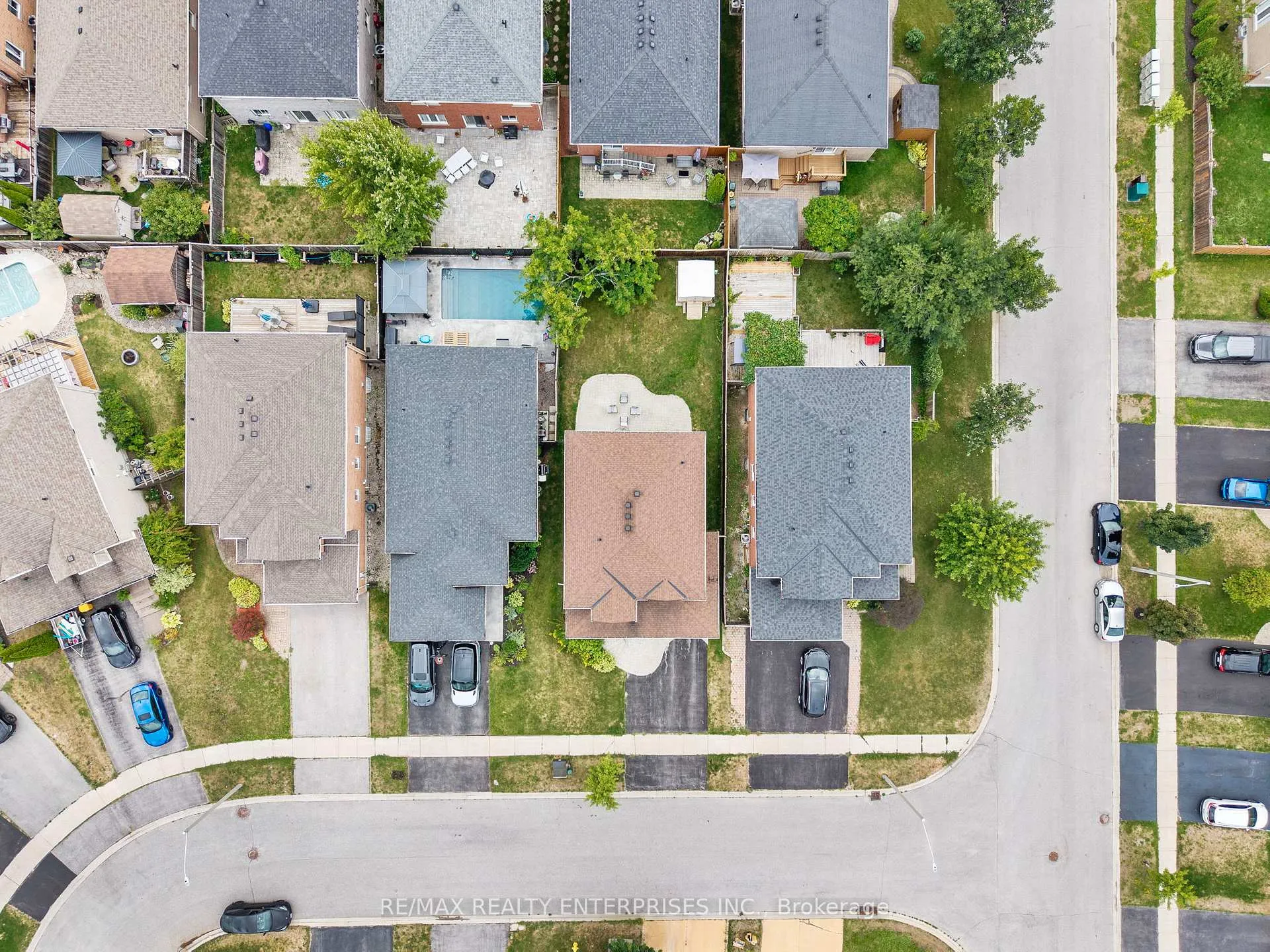 Photo 23 of 76 Balmoral Place, Barrie, Innis-Shore — HOMEH