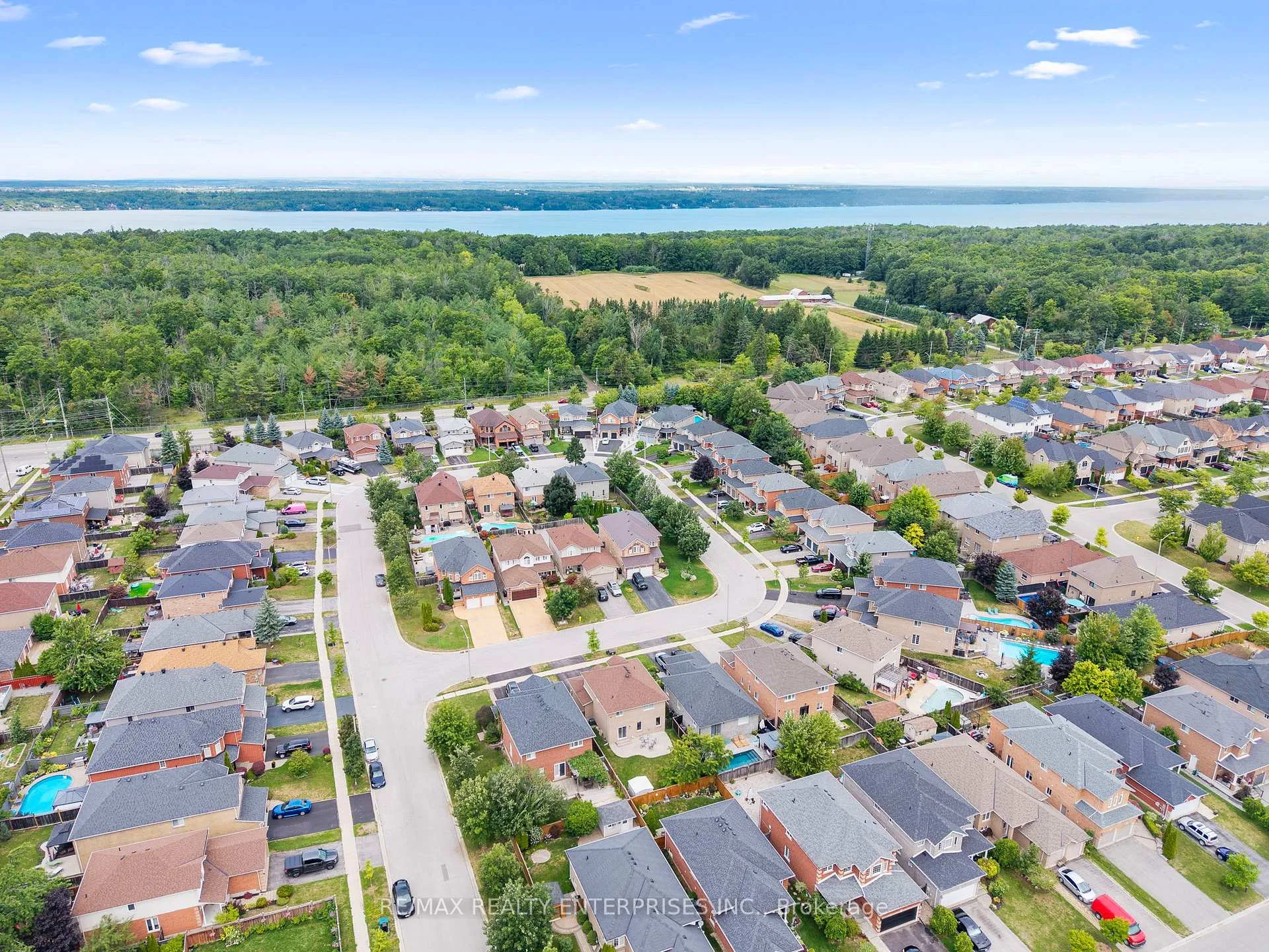 Photo 24 of 76 Balmoral Place, Barrie, Innis-Shore — HOMEH