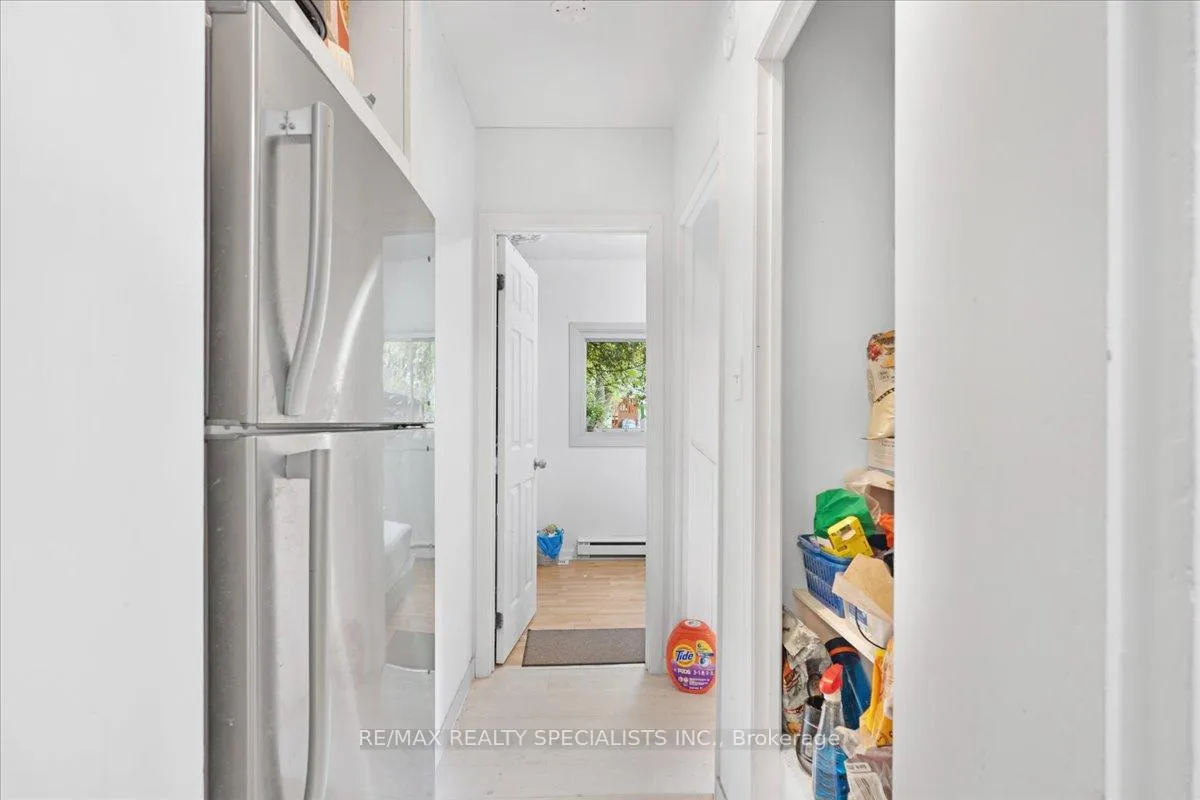 Photo 10 of 83 Haddon Avenue S, Hamilton, Ainslie Wood — HOMEH