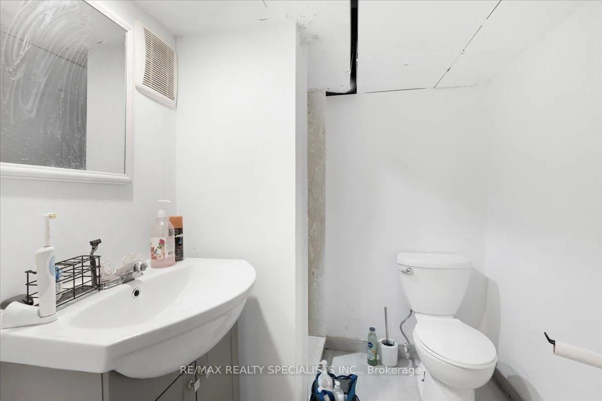 Photo 27 of 83 Haddon Avenue S, Hamilton, Ainslie Wood — HOMEH