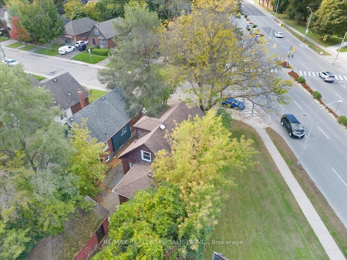 Photo 33 of 83 Haddon Avenue S, Hamilton, Ainslie Wood — HOMEH